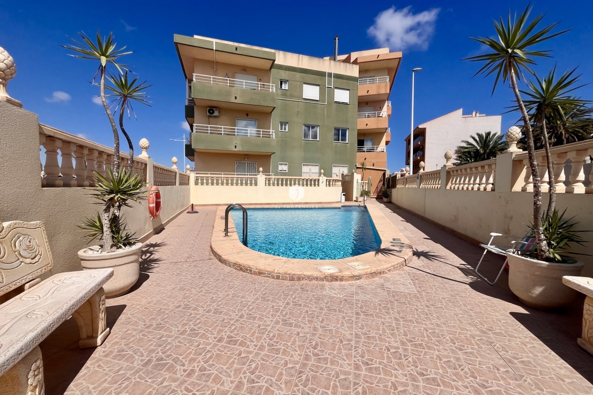 Resale - Apartment / flat -
San Miguel de Salinas - Inland