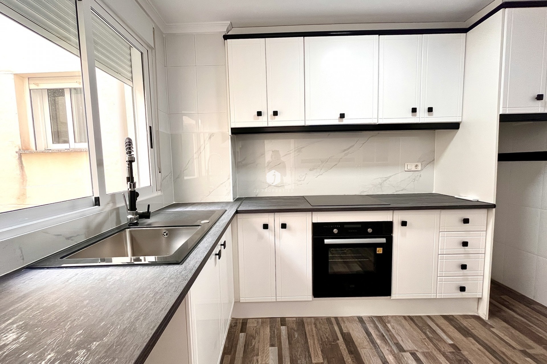 Resale - Apartment / flat -
San Miguel de Salinas - Inland