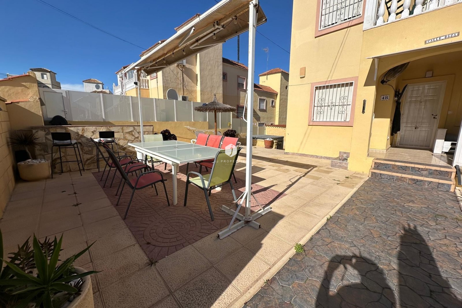 Resale - Apartment / flat -
San Miguel de Salinas - Inland