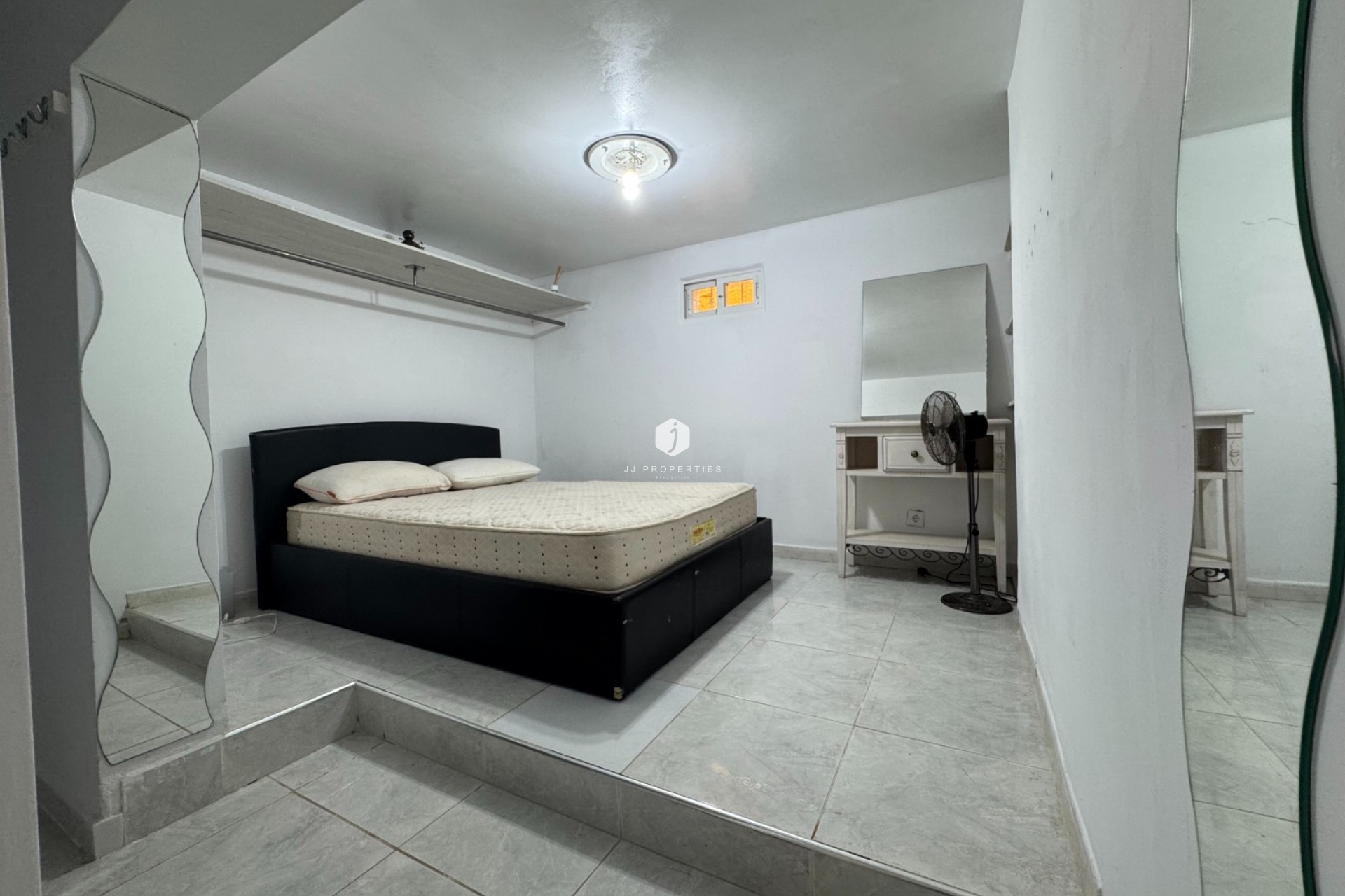 Resale - Apartment / flat -
San Miguel de Salinas - Inland