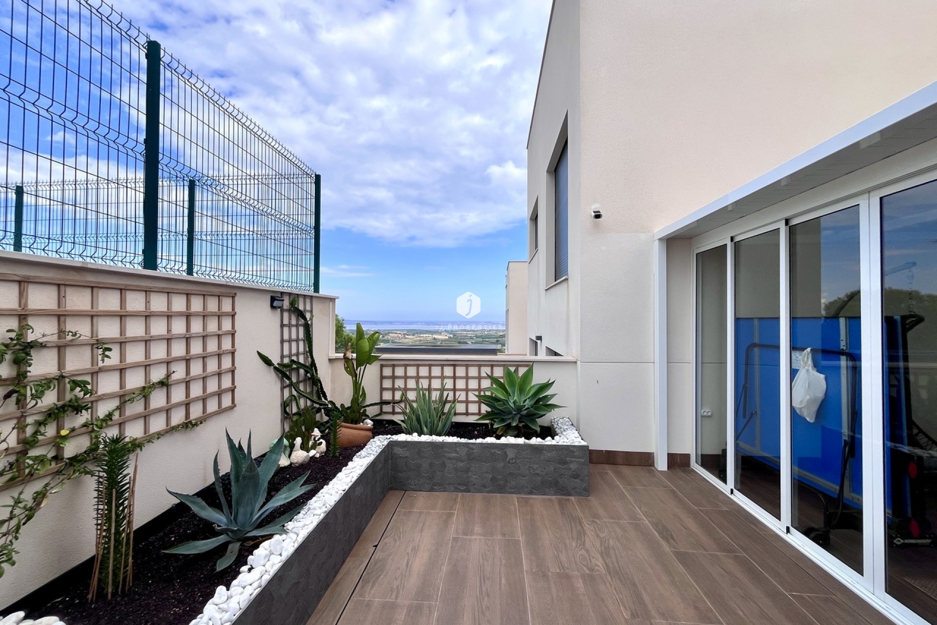 Resale - Apartment / flat -
San Miguel de Salinas - Inland