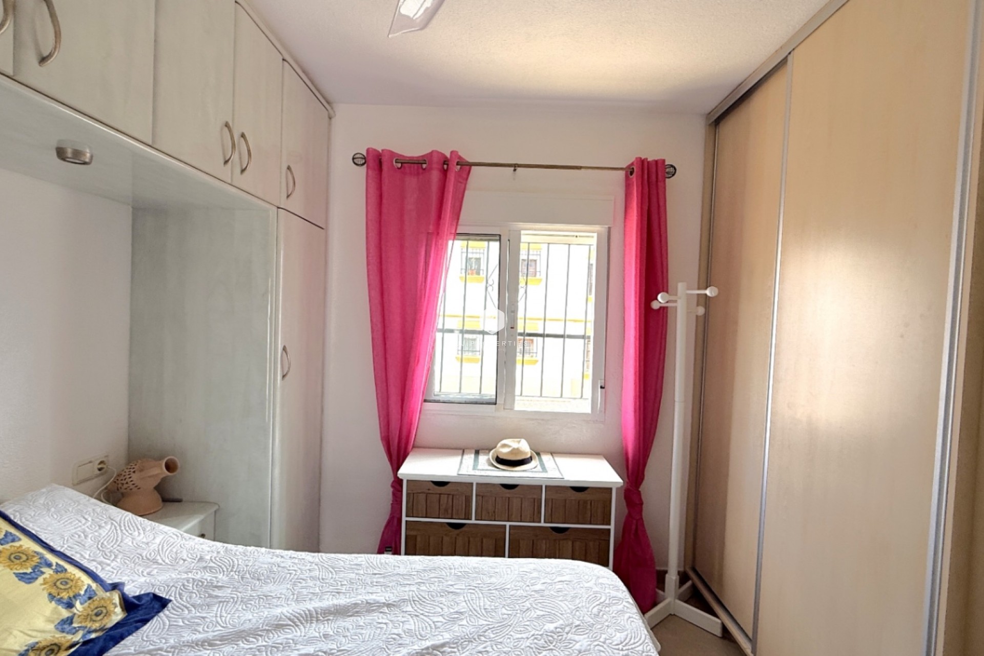Resale - Apartment / flat -
San Miguel de Salinas - Inland