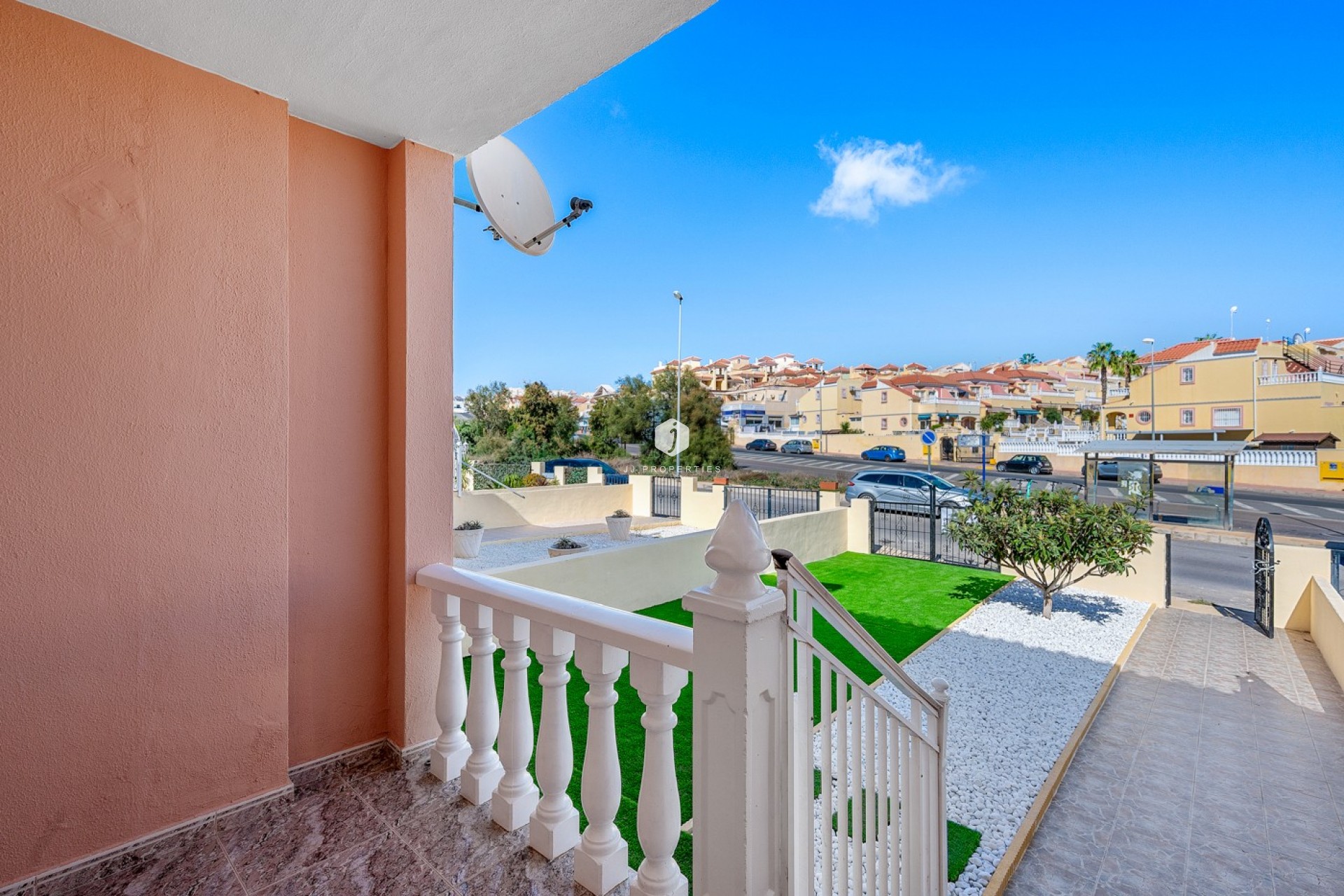 Resale - Apartment / flat -
San Miguel de Salinas - Inland