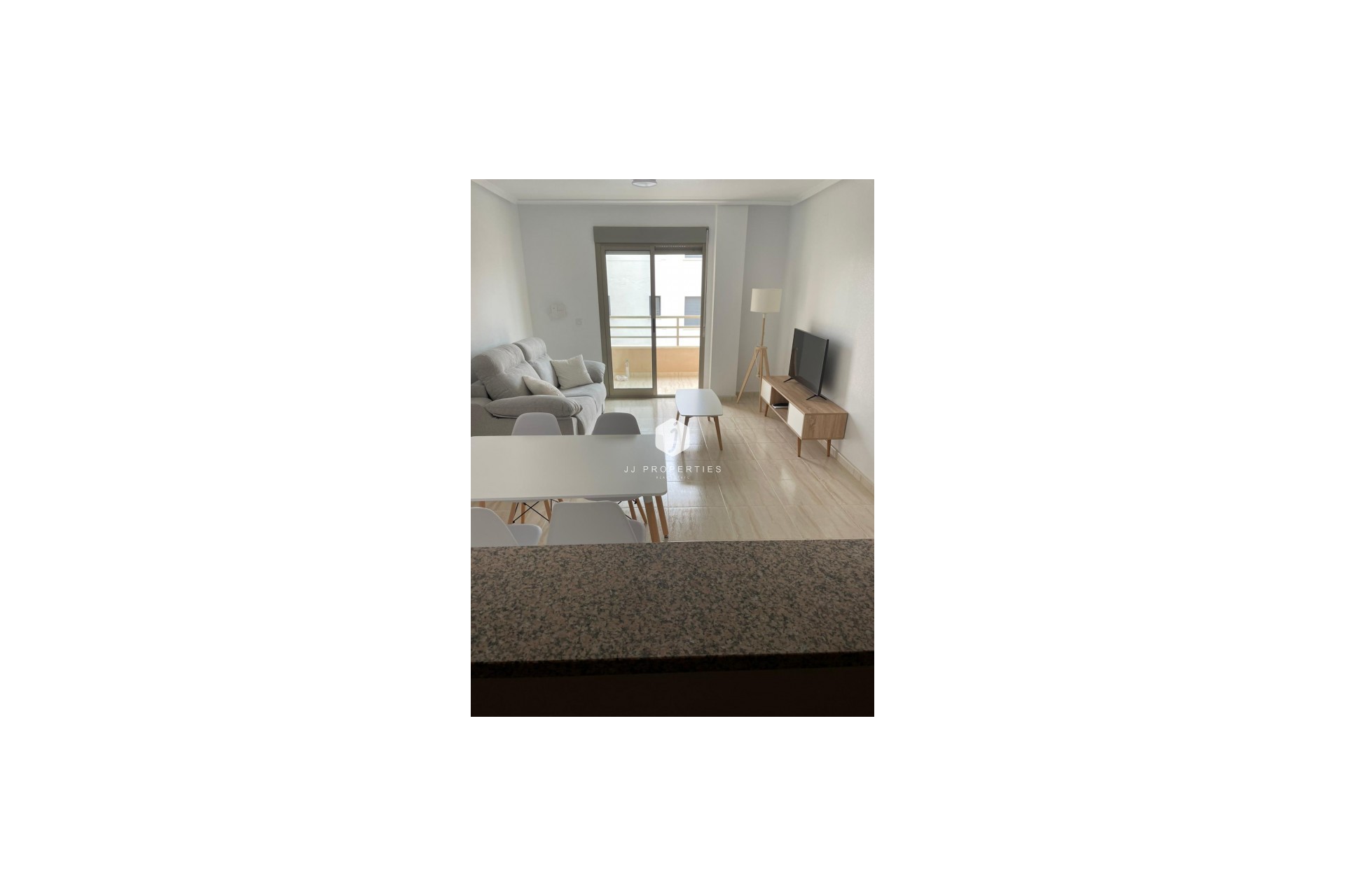 Resale - Apartment / flat -
San Miguel de Salinas - Inland