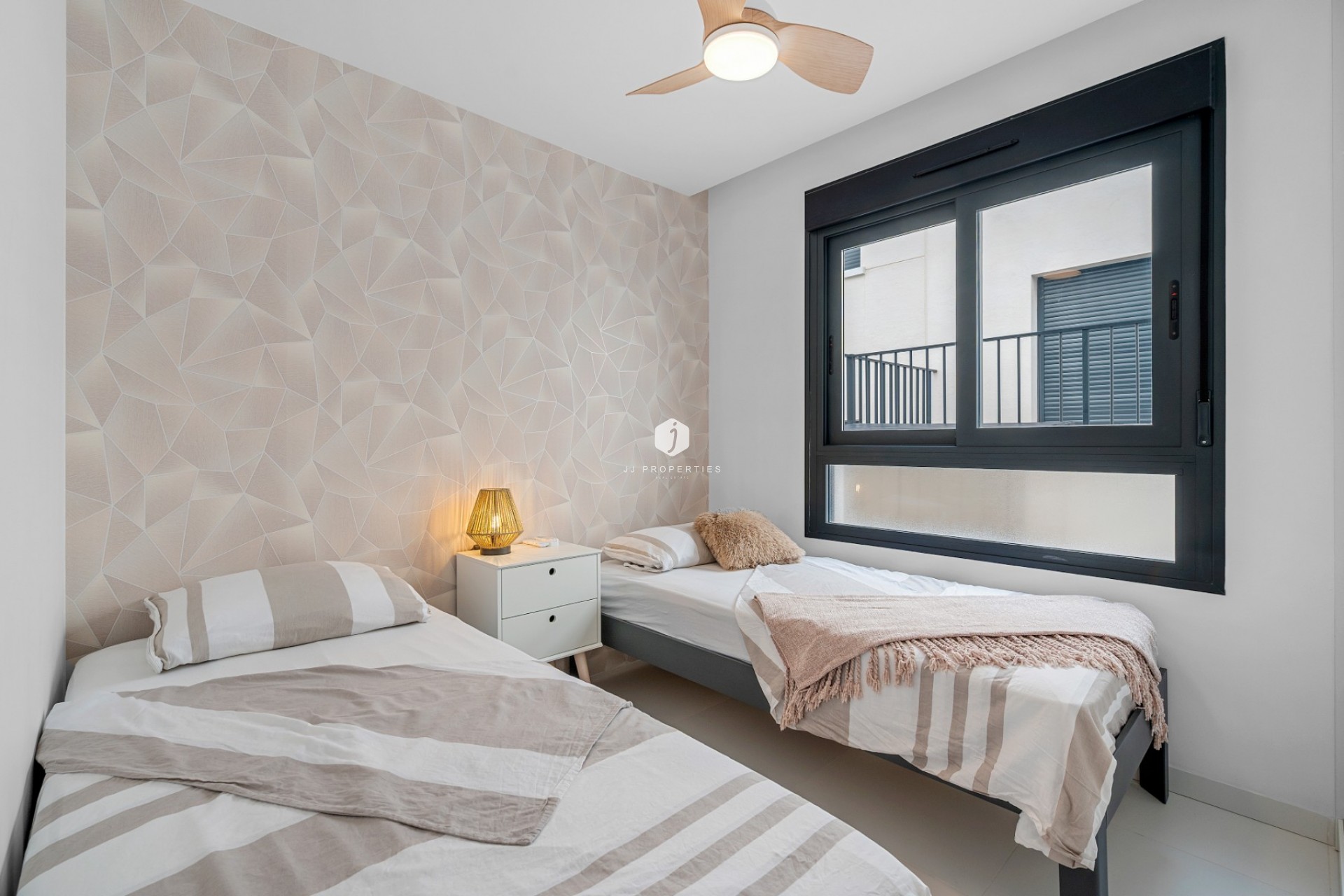 Resale - Apartment / flat -
San Miguel de Salinas - Inland