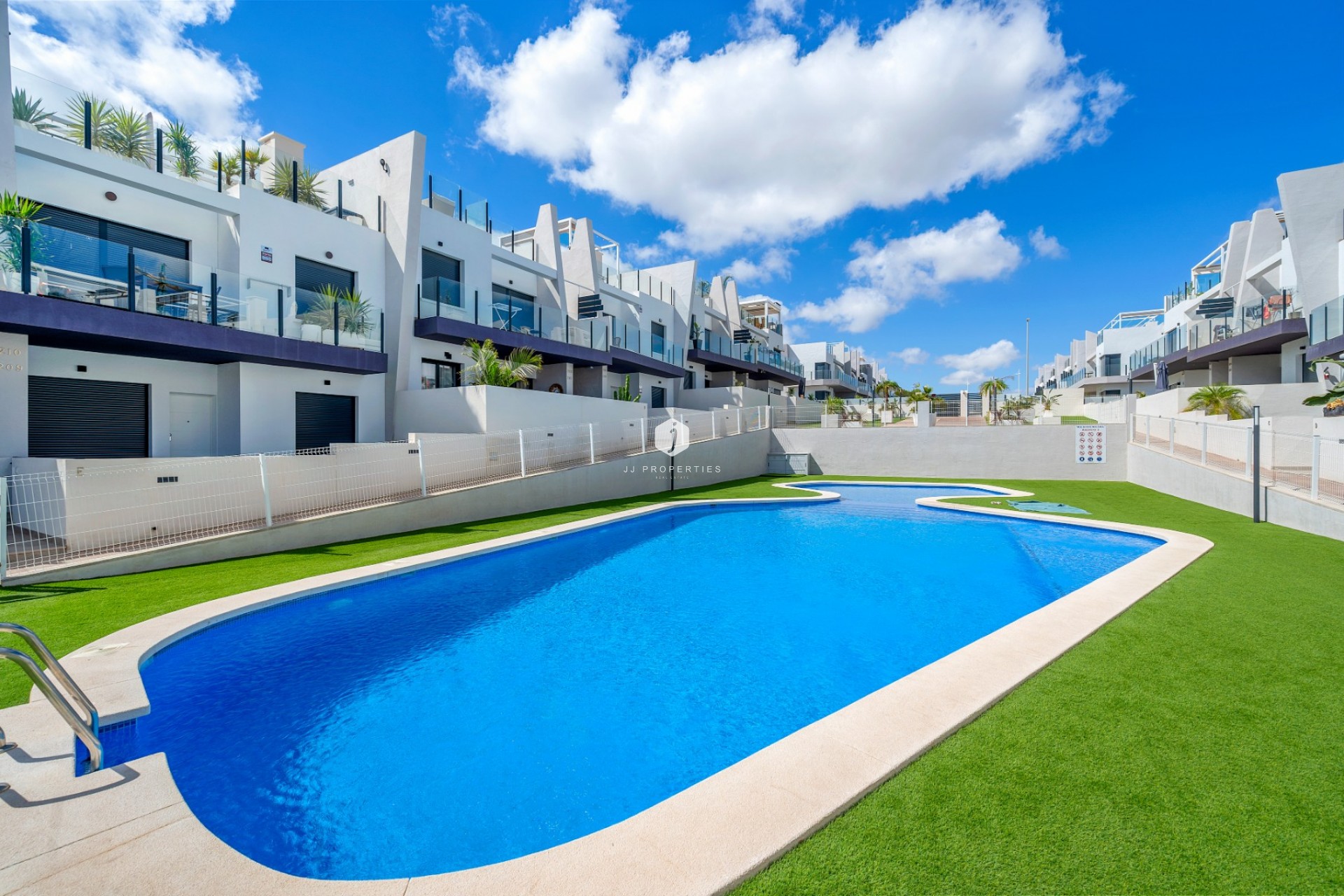 Resale - Apartment / flat -
San Miguel de Salinas - Inland