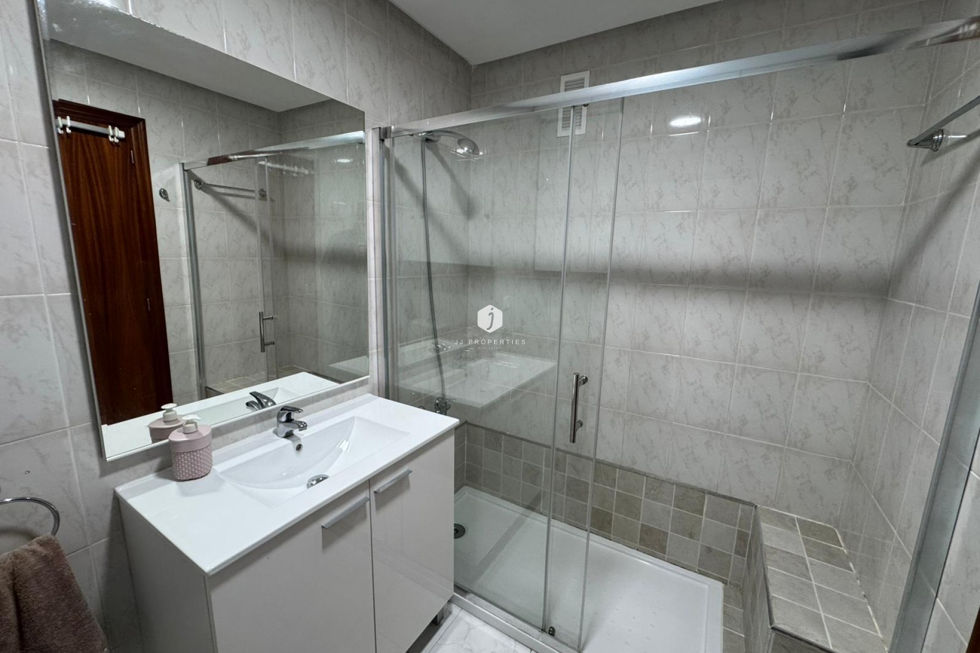Resale - Apartment / flat -
San Miguel de Salinas - Inland