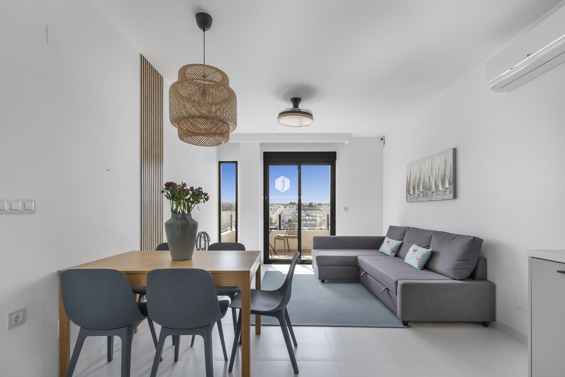 Resale - Apartment / flat -
San Miguel de Salinas - Inland