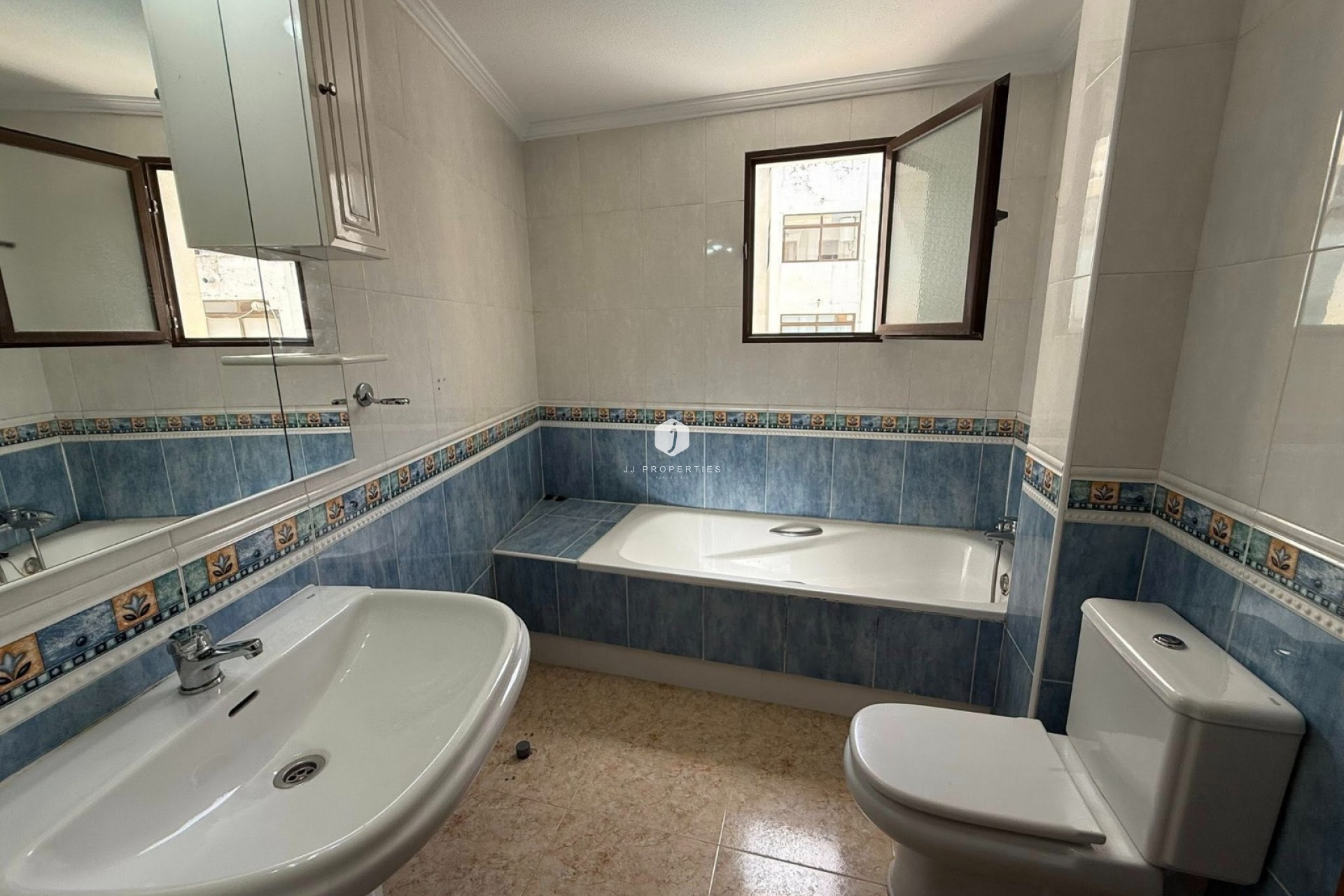 Resale - Apartment / flat -
San Miguel de Salinas - Inland