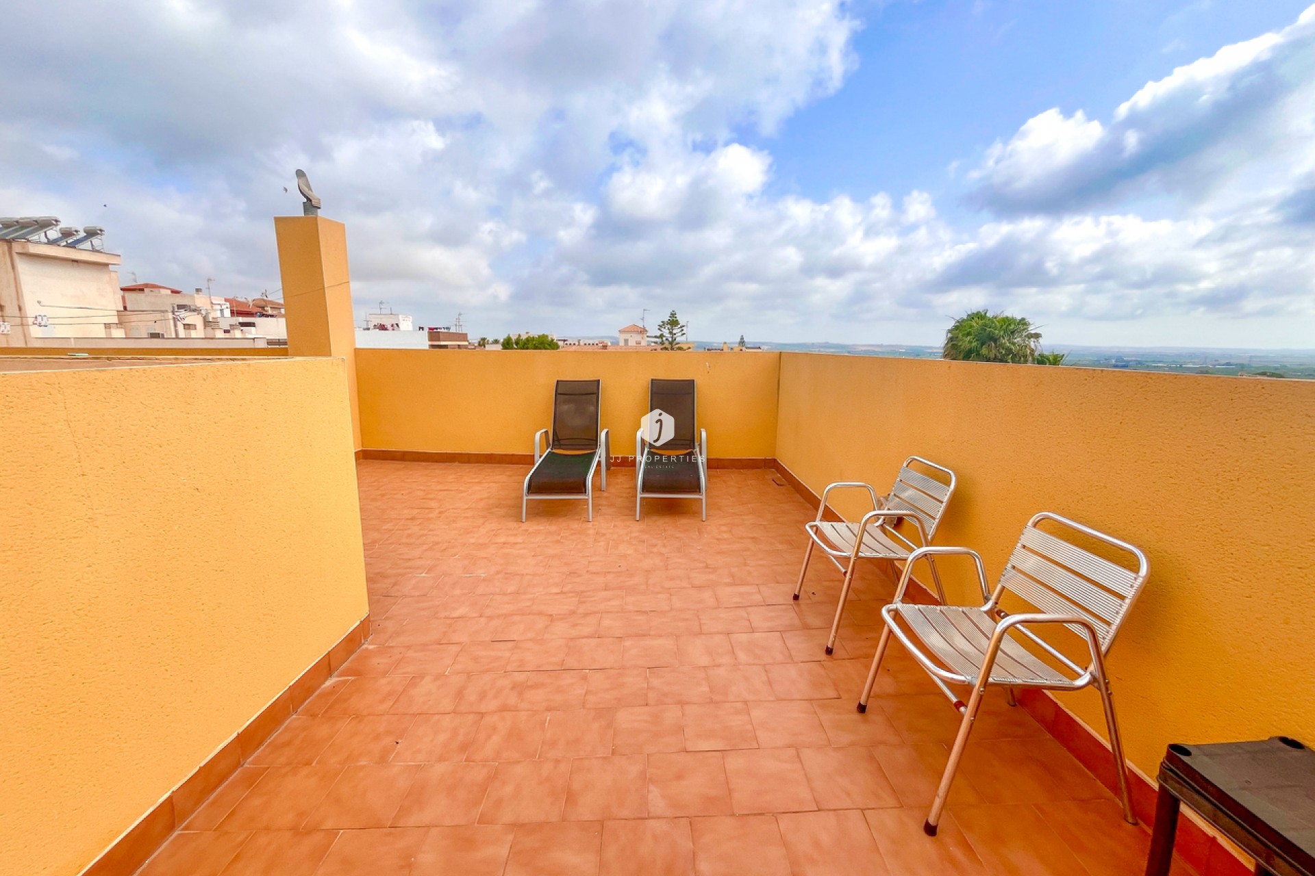 Resale - Apartment / flat -
San Miguel de Salinas - Inland