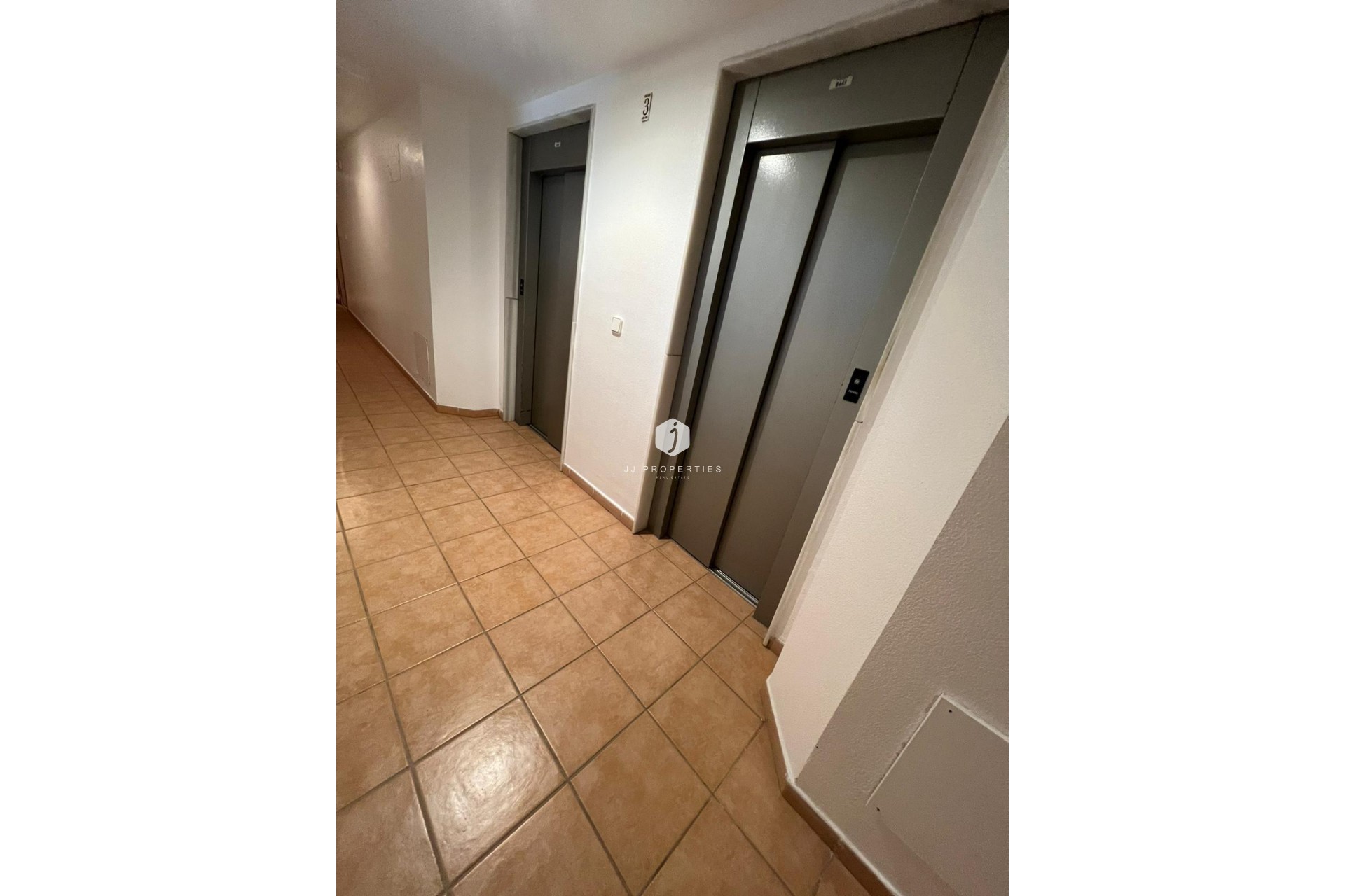 Resale - Apartment / flat -
Torrevieja - aguas nuevas