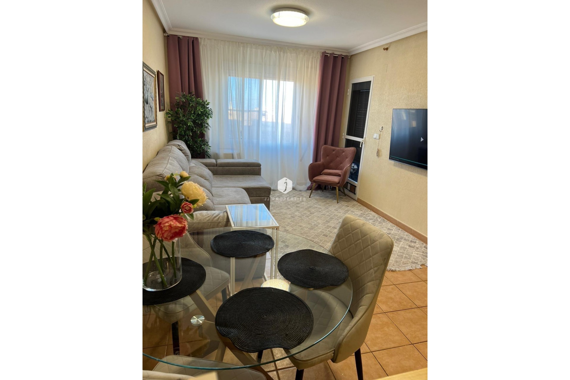 Resale - Apartment / flat -
Torrevieja - aguas nuevas