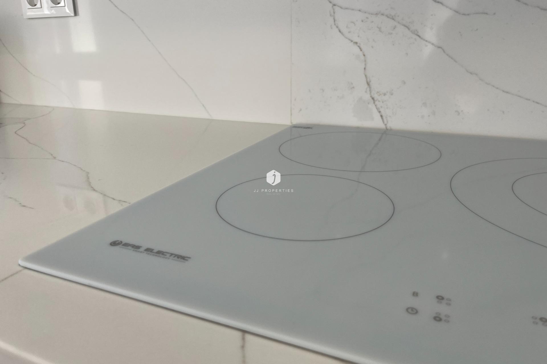 Resale - Apartment / flat -
Torrevieja - aguas nuevas