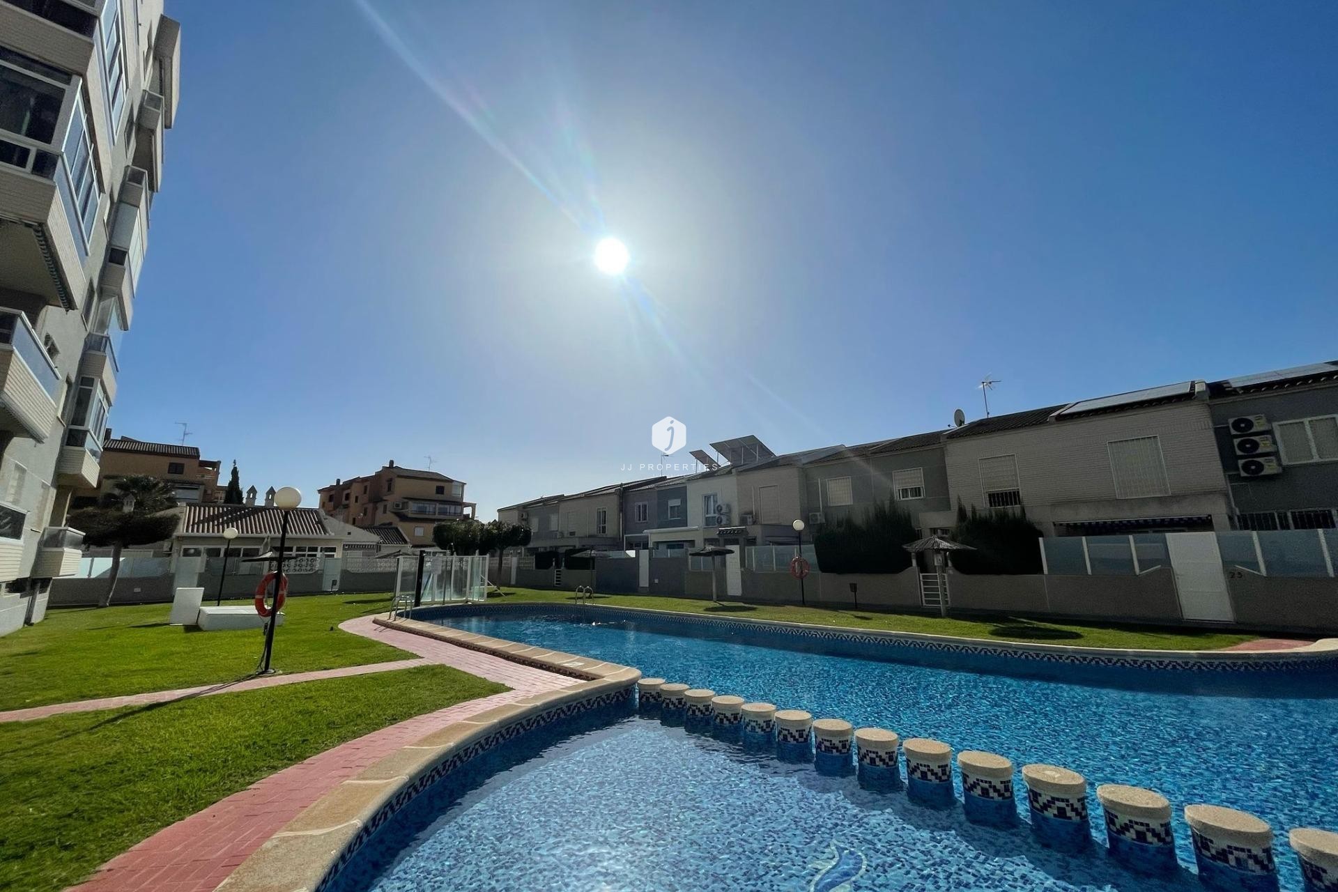 Resale - Apartment / flat -
Torrevieja - aguas nuevas
