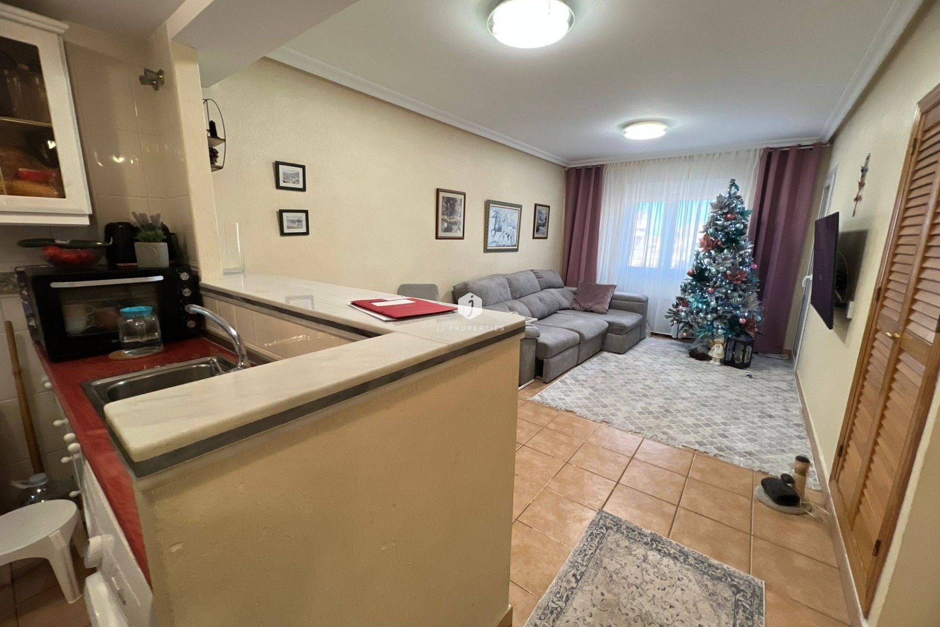 Resale - Apartment / flat -
Torrevieja - aguas nuevas