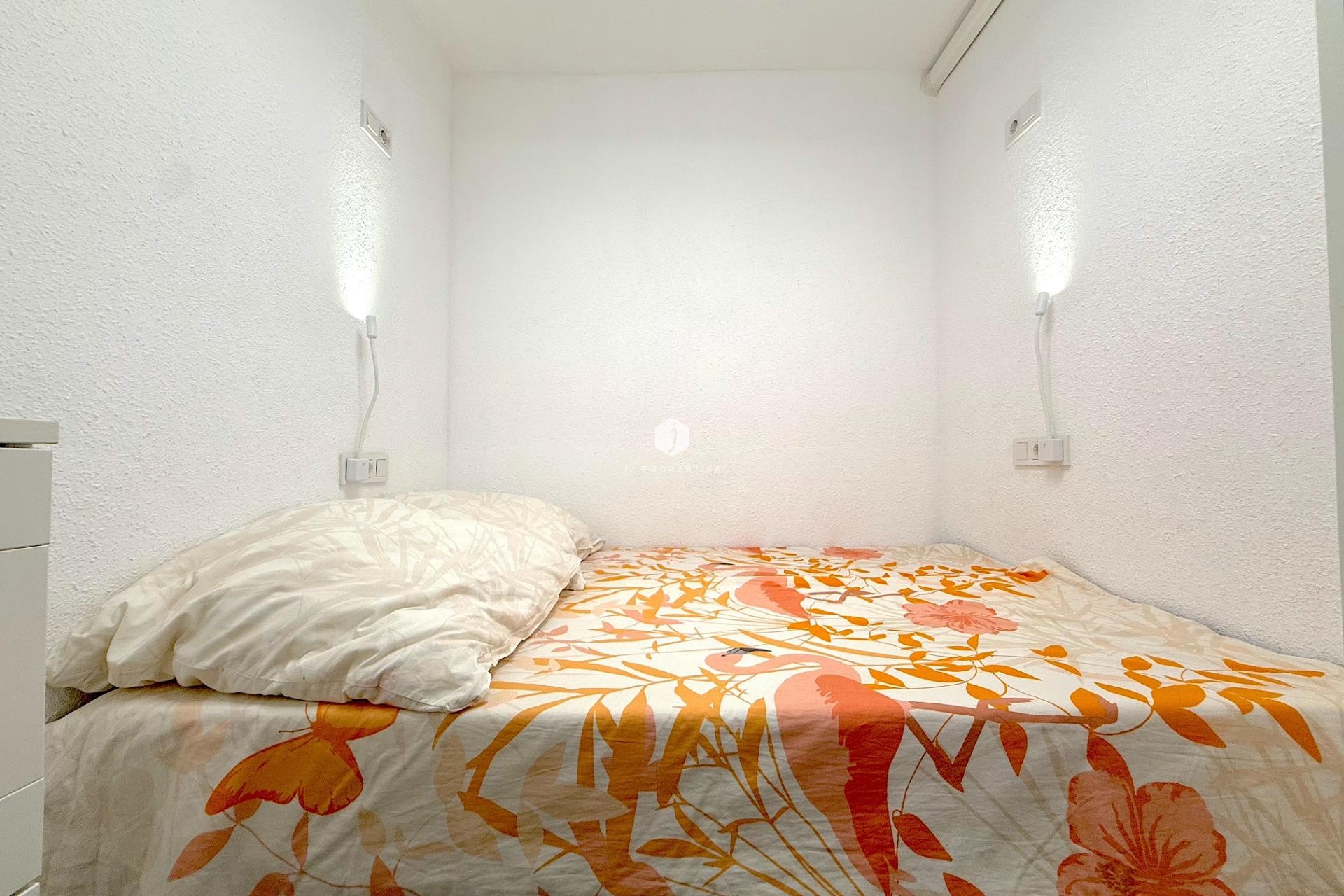 Resale - Apartment / flat -
Torrevieja - Cabo cervera