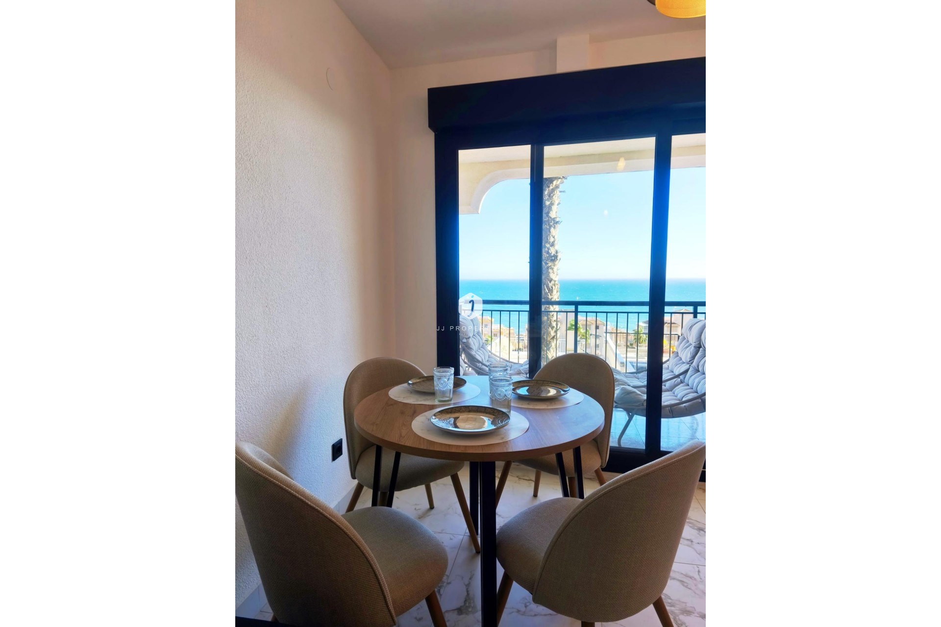 Resale - Apartment / flat -
Torrevieja - Cabo cervera