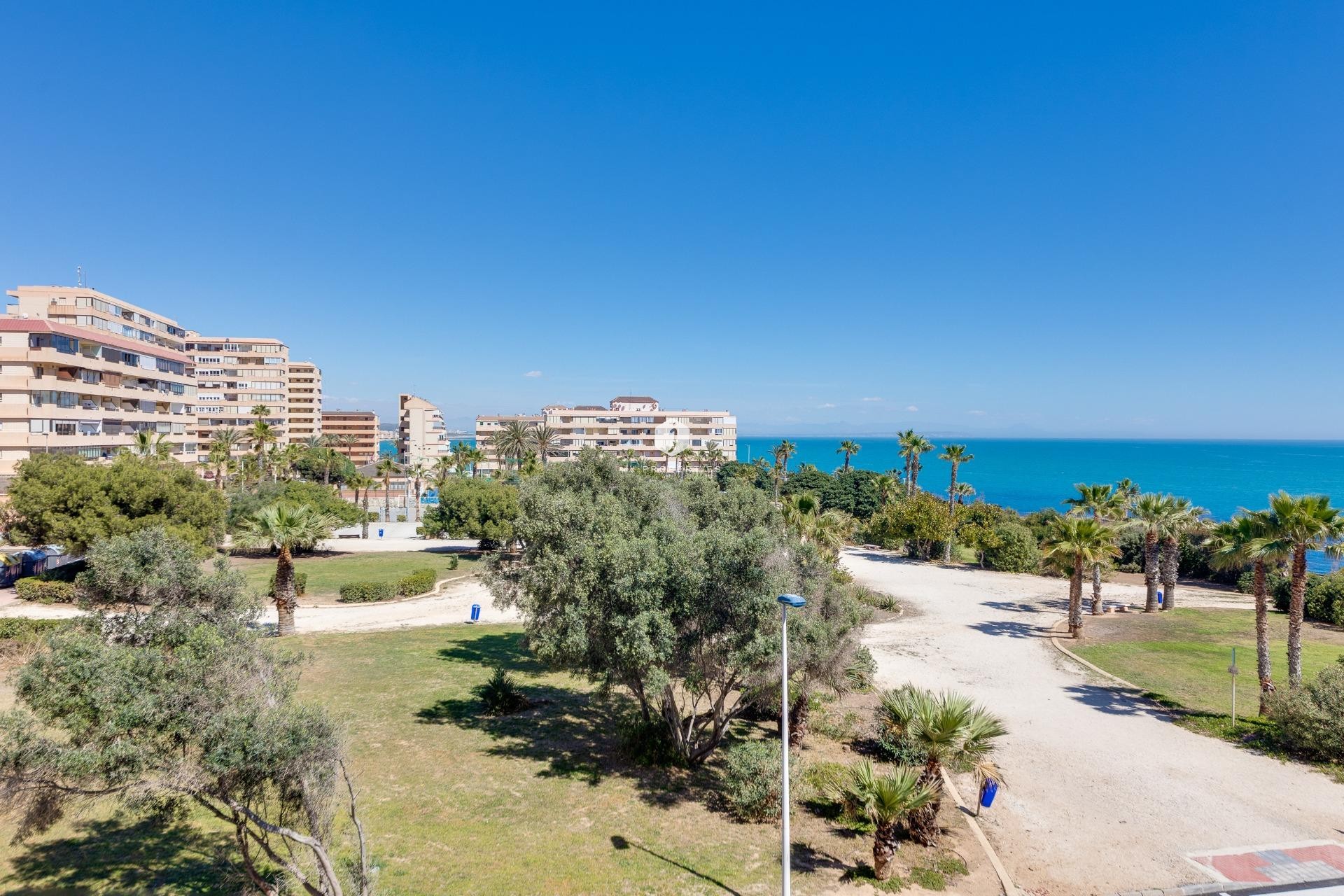 Resale - Apartment / flat -
Torrevieja - Cabo cervera