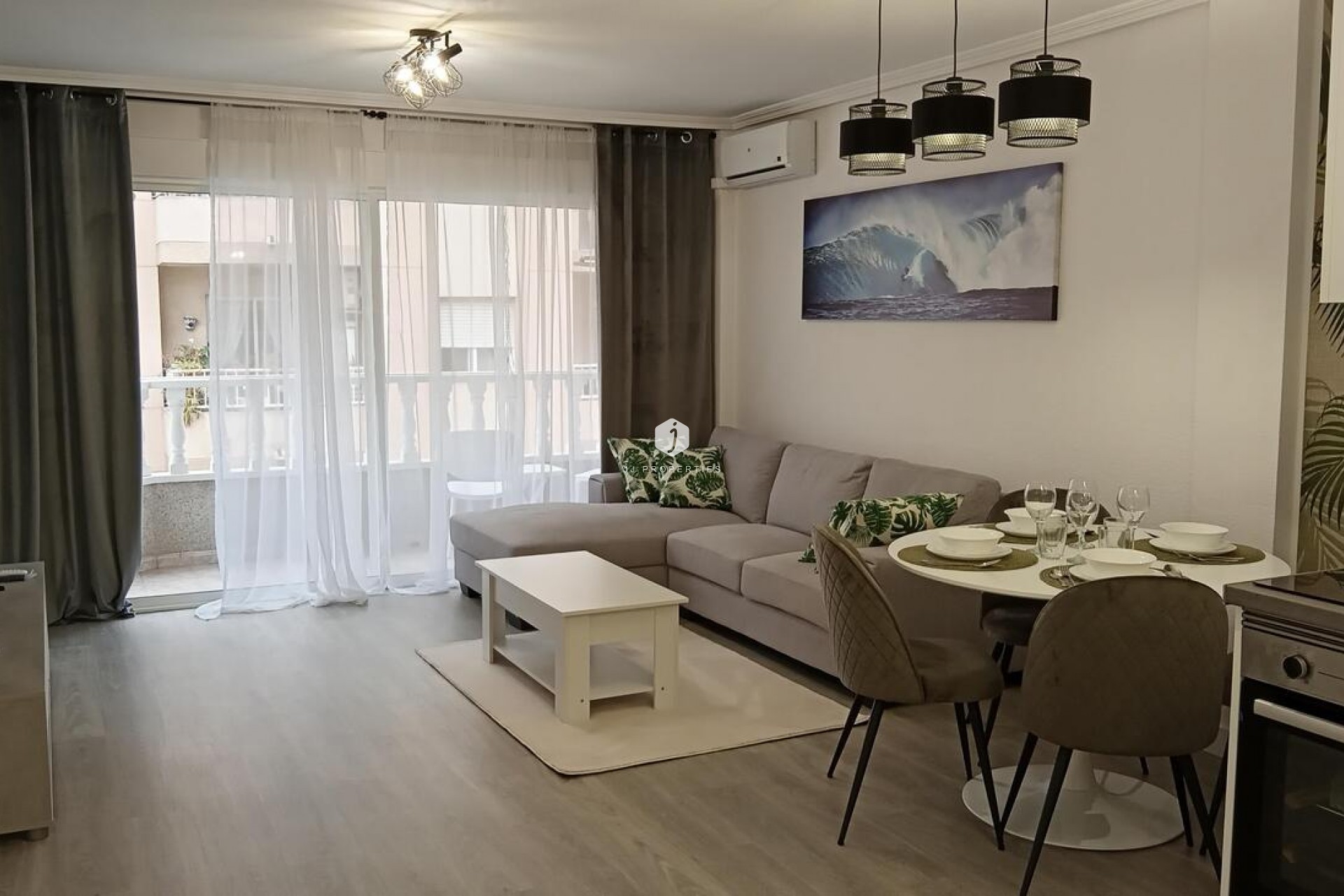 Resale - Apartment / flat -
Torrevieja - CENTRE