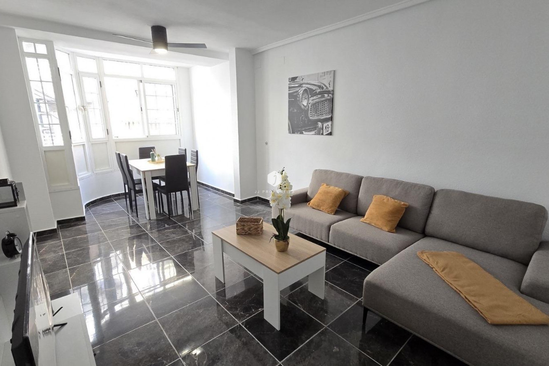 Resale - Apartment / flat -
Torrevieja - Centro - Muelle Pesquero