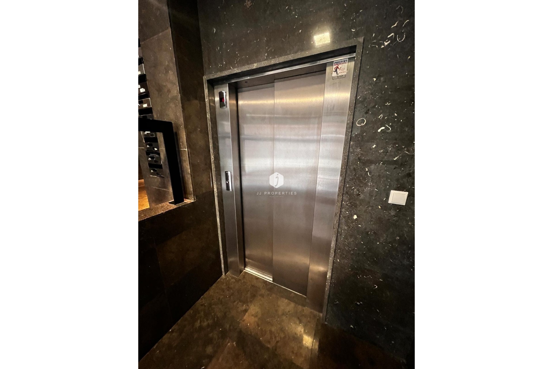 Resale - Apartment / flat -
Torrevieja - Centro - Muelle Pesquero