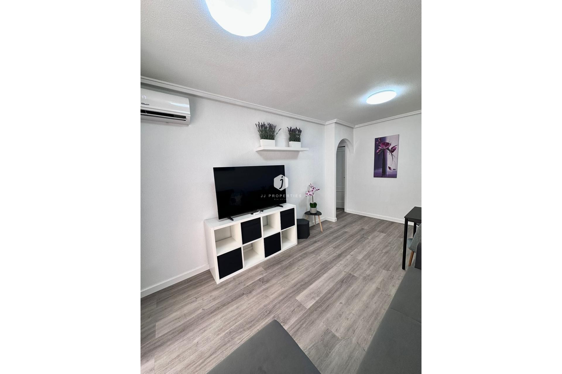Resale - Apartment / flat -
Torrevieja - Centro - Muelle Pesquero