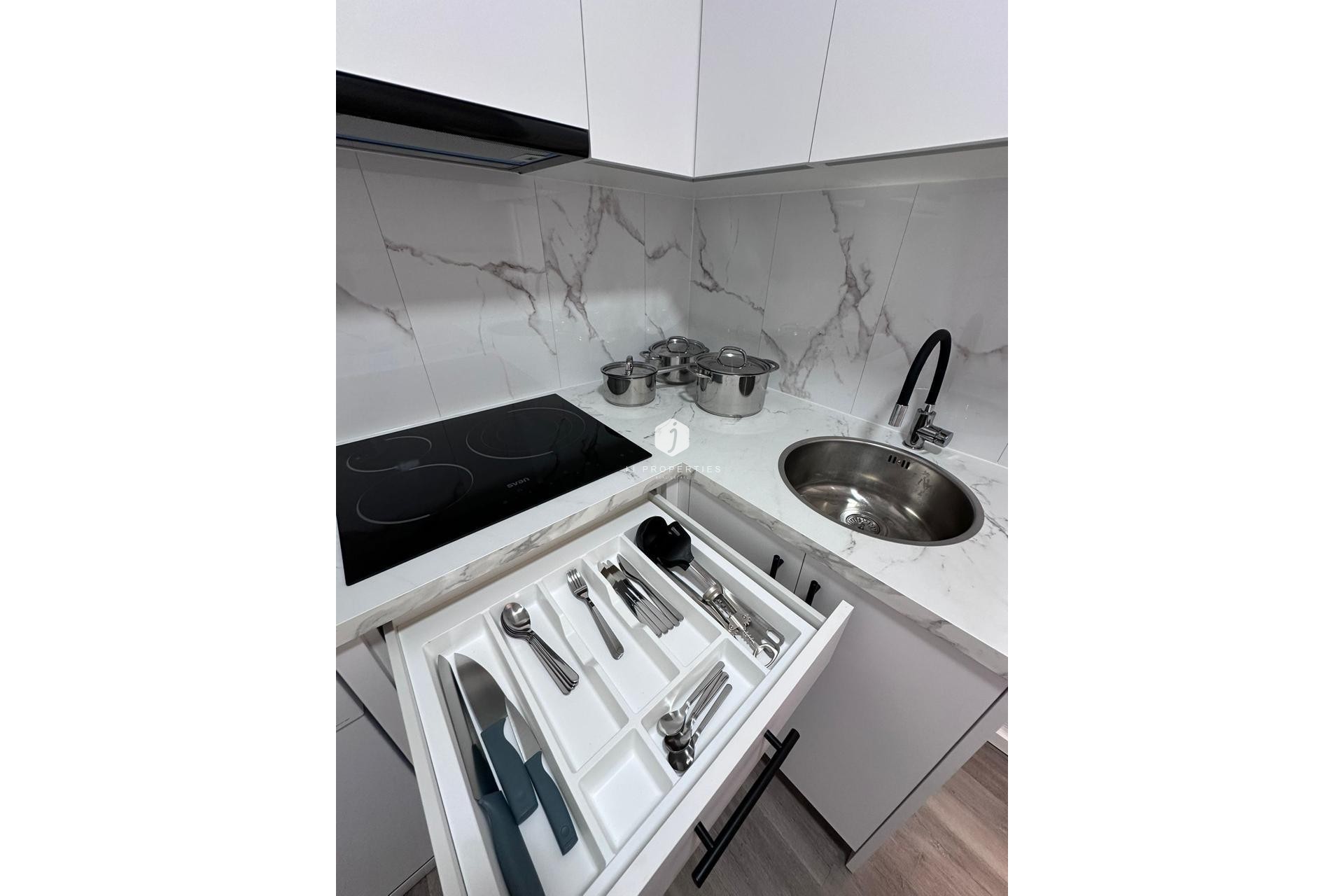 Resale - Apartment / flat -
Torrevieja - Centro - Muelle Pesquero