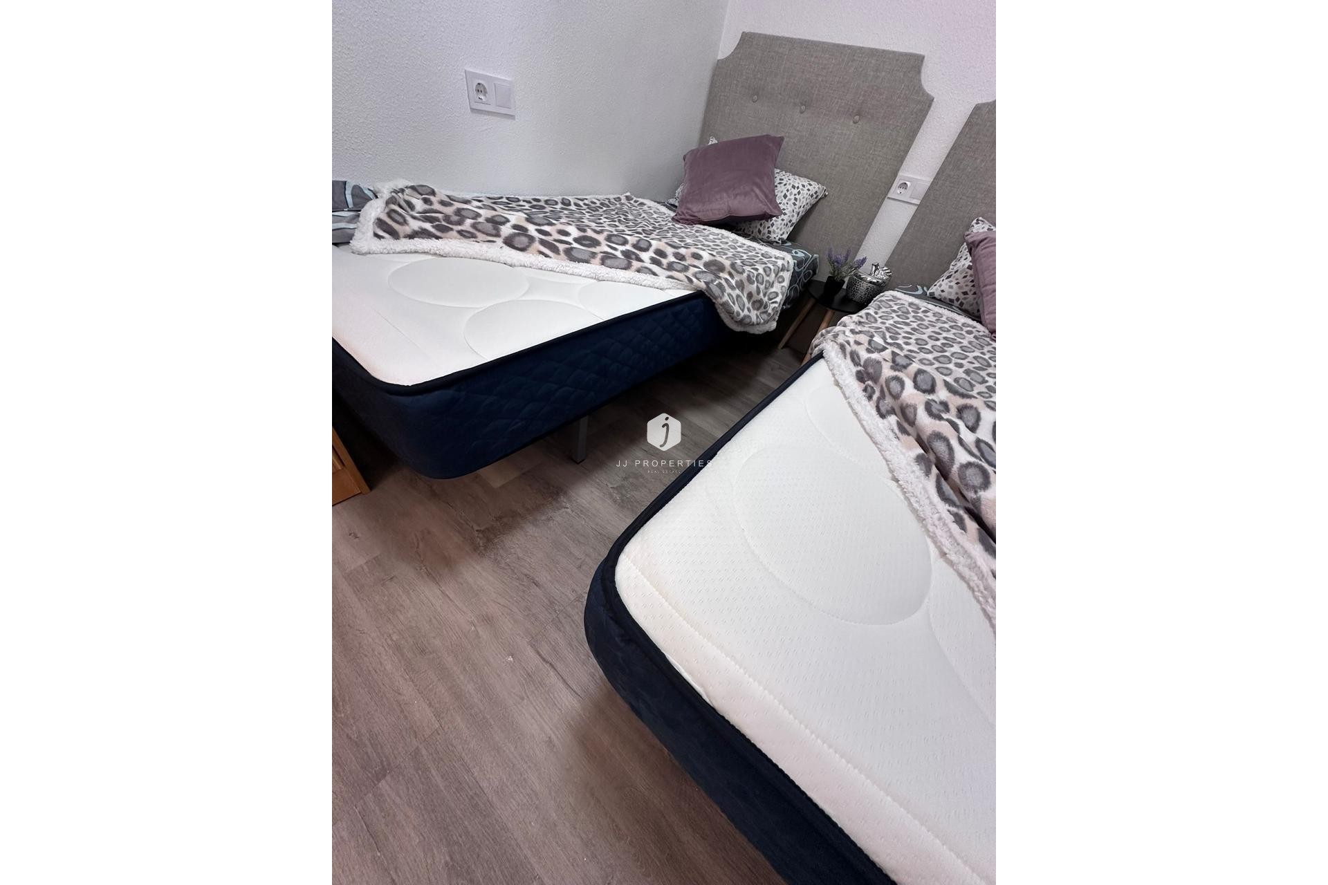 Resale - Apartment / flat -
Torrevieja - Centro - Muelle Pesquero