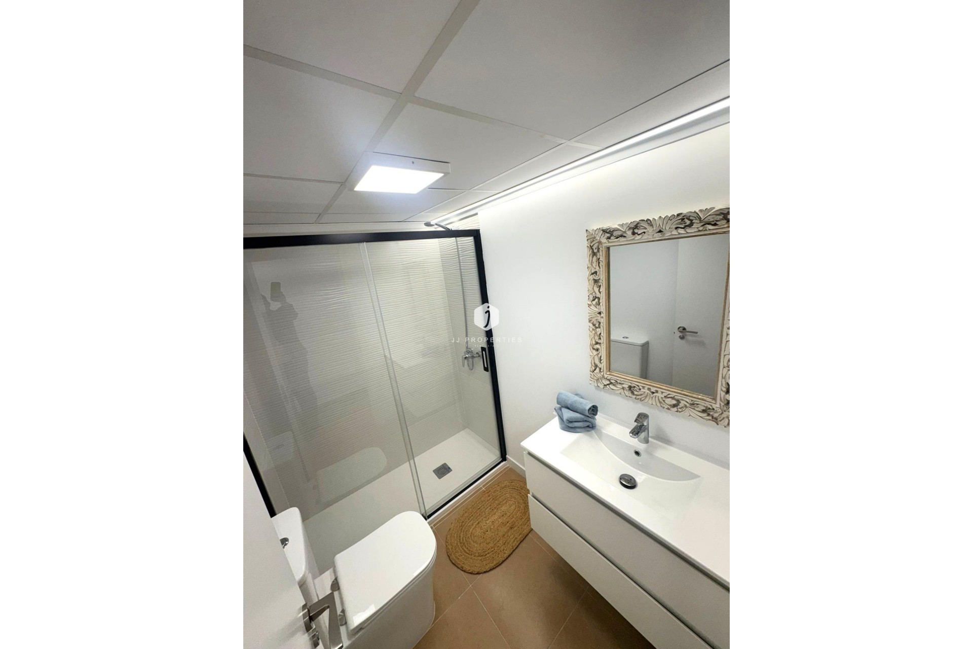 Resale - Apartment / flat -
Torrevieja - Centro - Muelle Pesquero