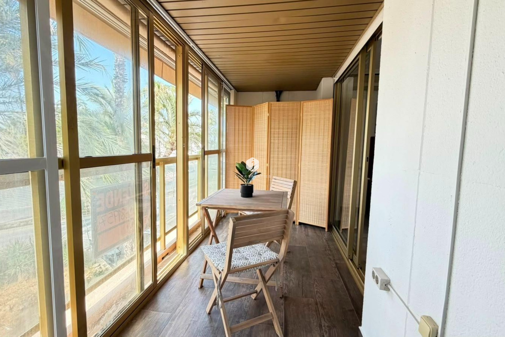 Resale - Apartment / flat -
Torrevieja - Centro - Muelle Pesquero
