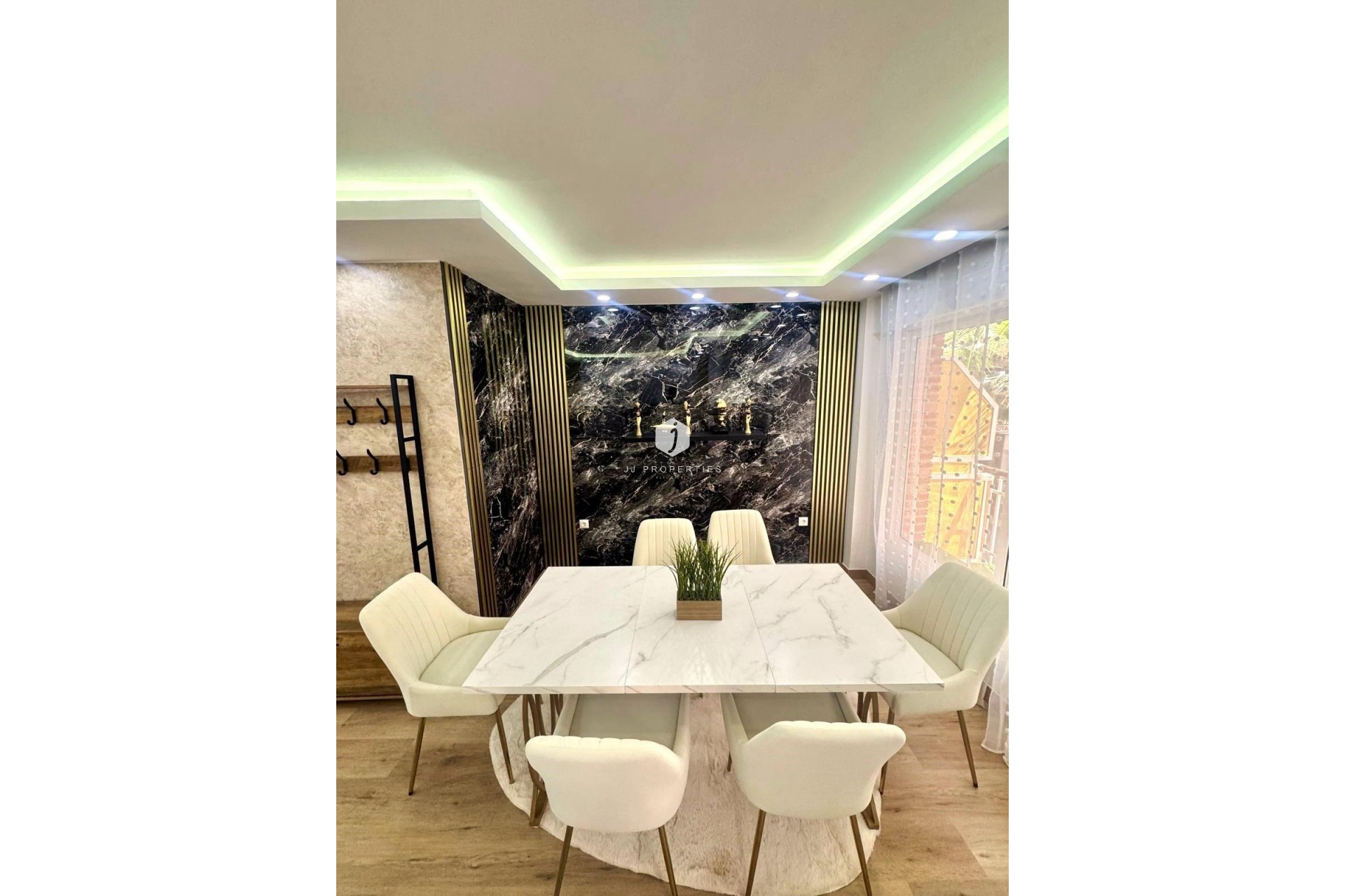 Resale - Apartment / flat -
Torrevieja - Centro - Muelle Pesquero