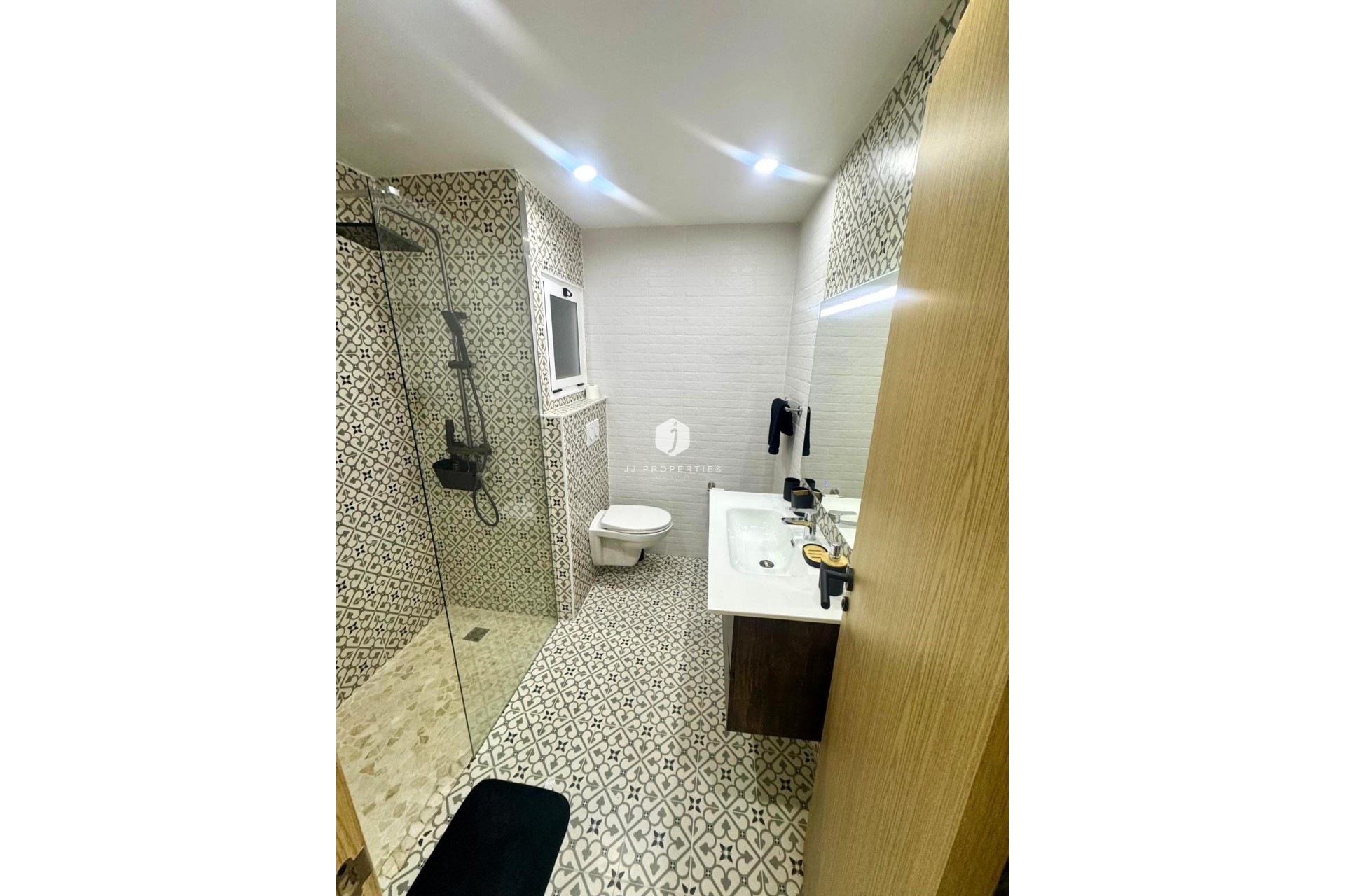 Resale - Apartment / flat -
Torrevieja - Centro - Muelle Pesquero