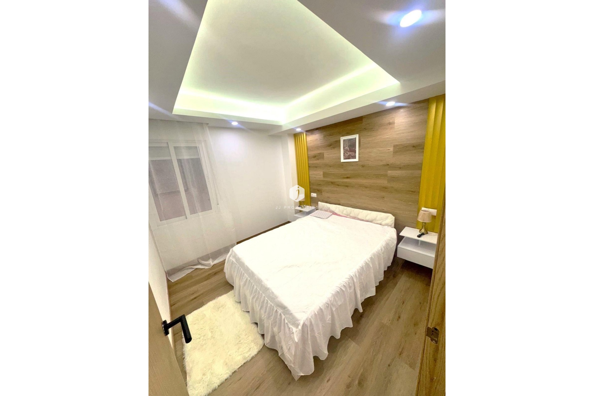 Resale - Apartment / flat -
Torrevieja - Centro - Muelle Pesquero