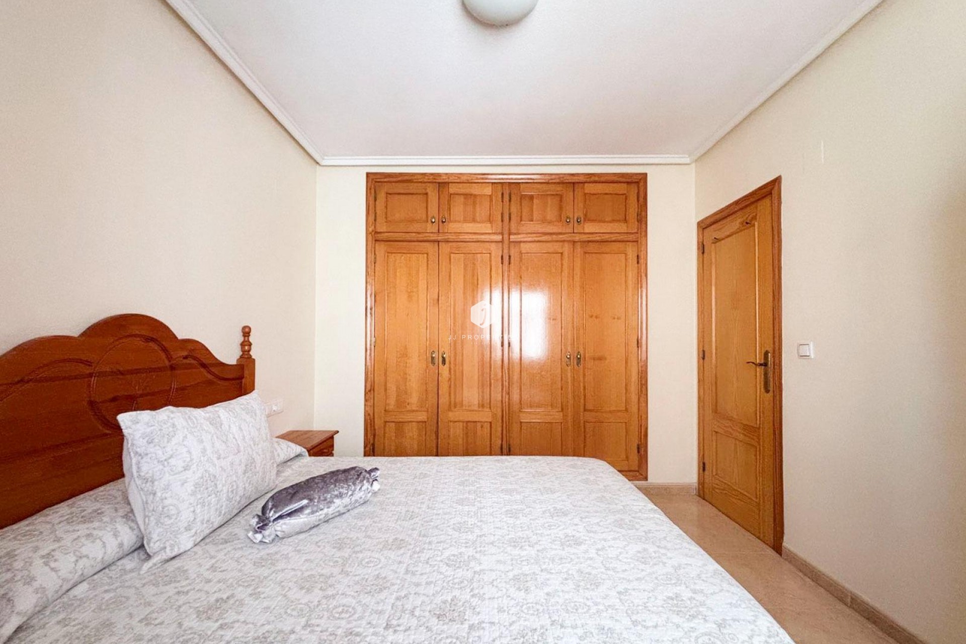 Resale - Apartment / flat -
Torrevieja - Centro