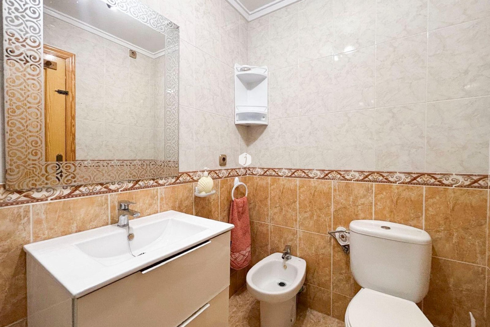 Resale - Apartment / flat -
Torrevieja - Centro