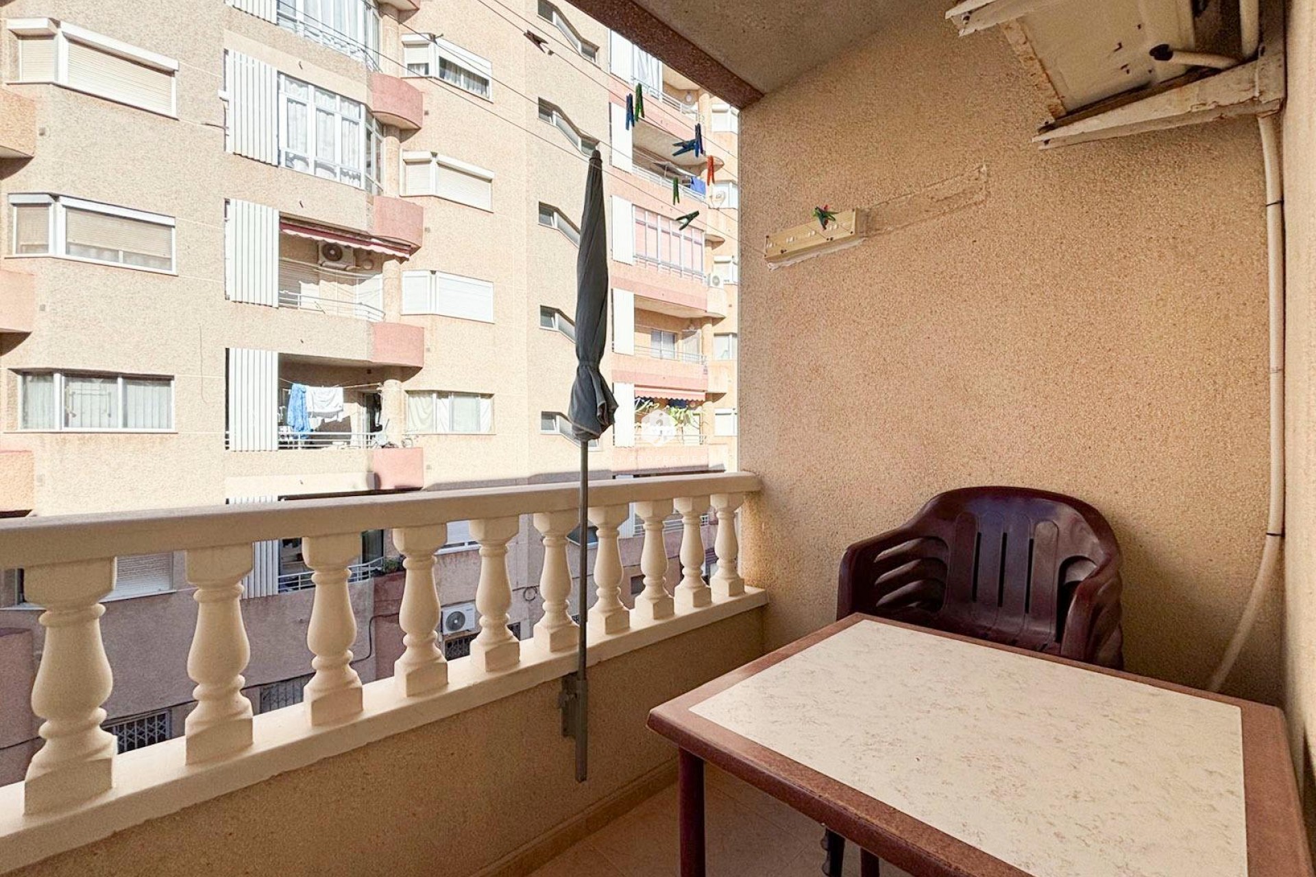 Resale - Apartment / flat -
Torrevieja - Centro