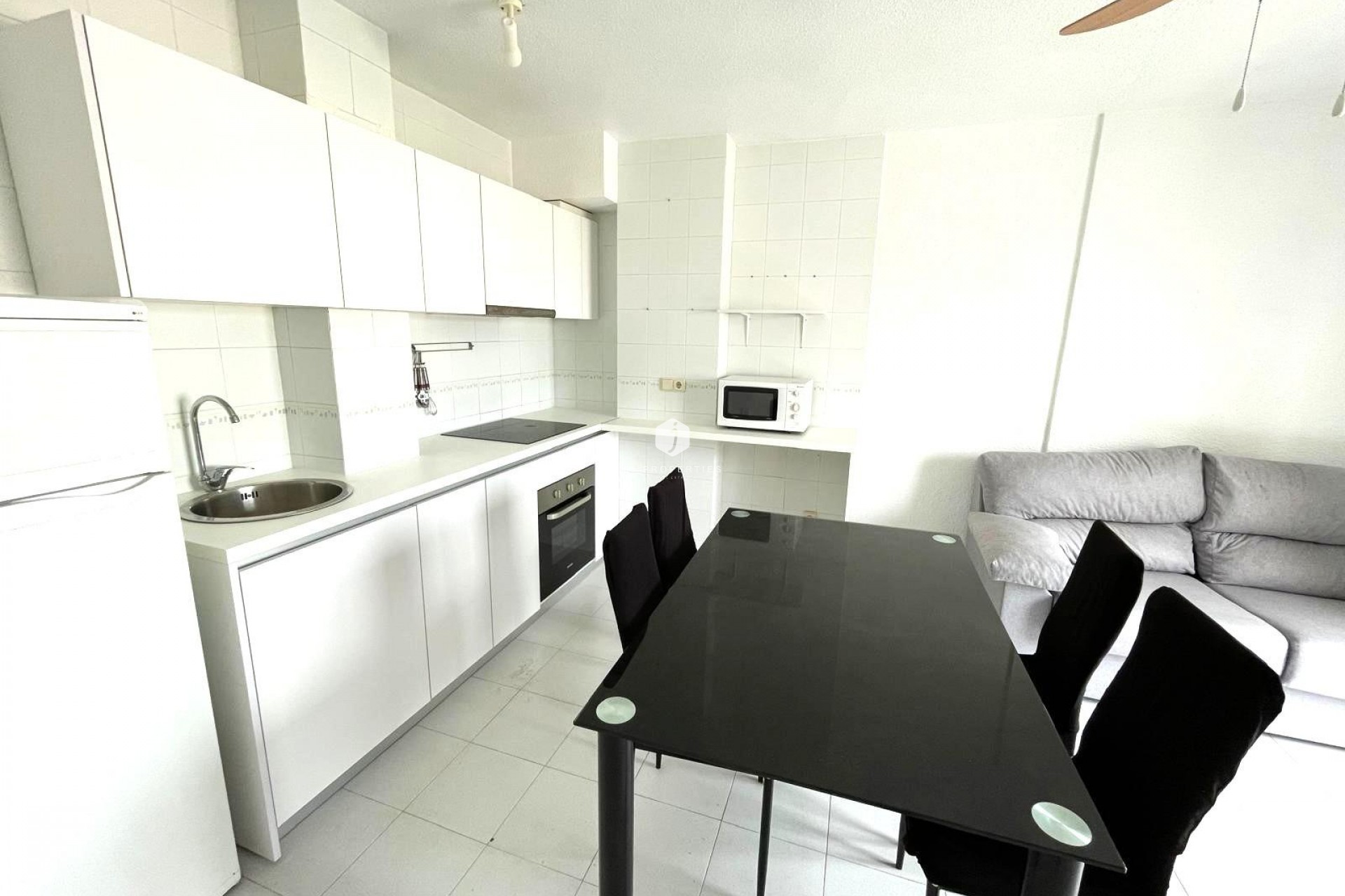 Resale - Apartment / flat -
Torrevieja - Centro