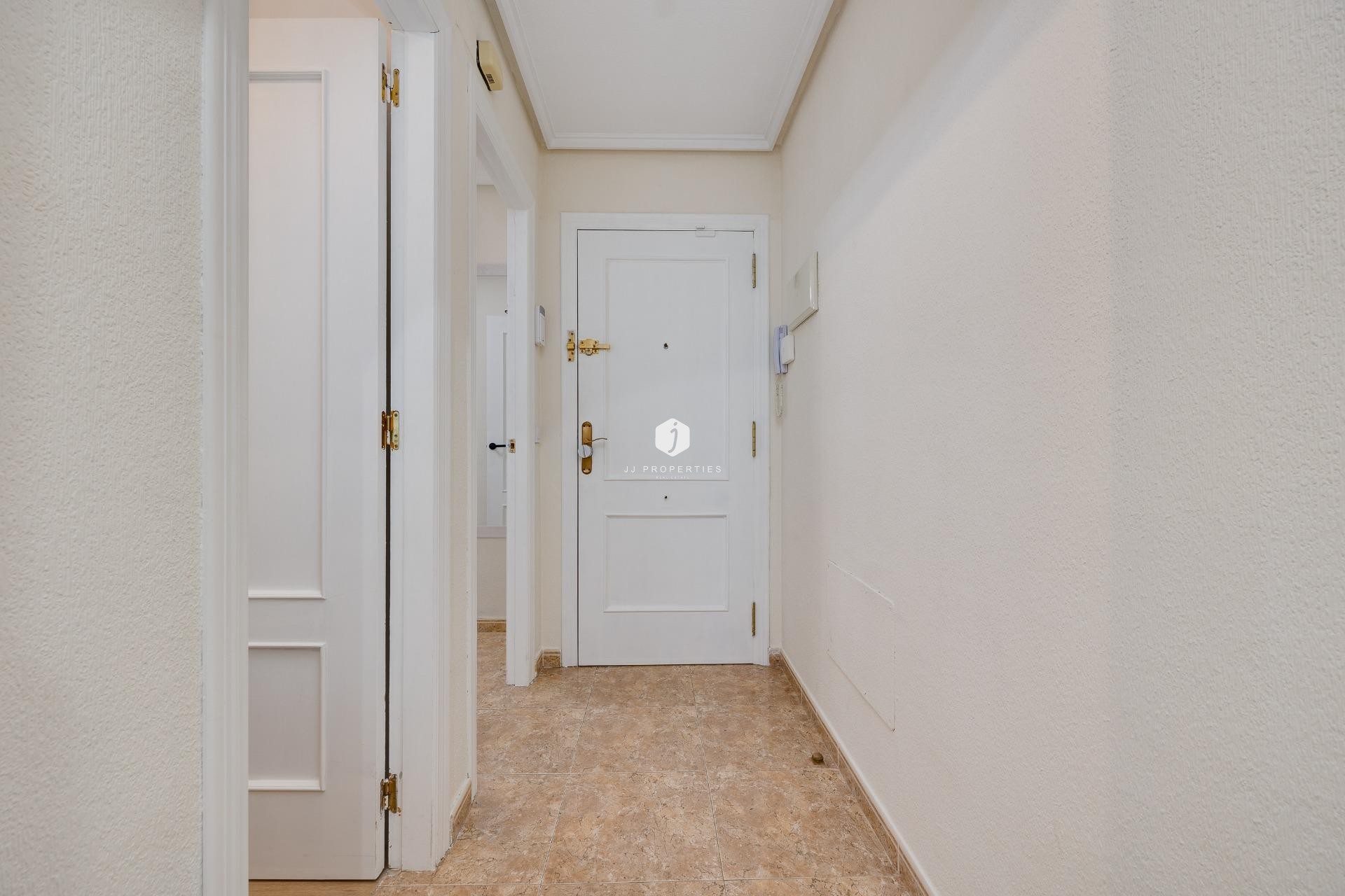 Resale - Apartment / flat -
Torrevieja - Centro