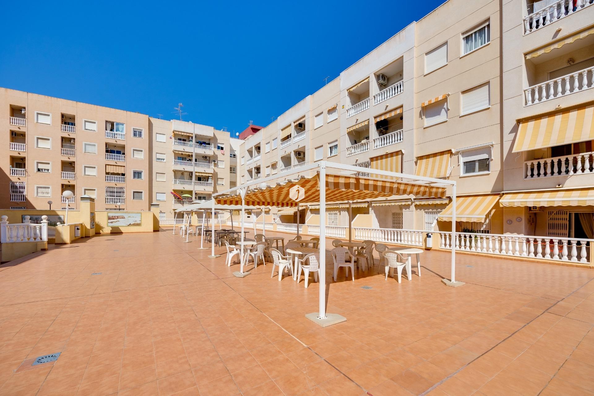 Resale - Apartment / flat -
Torrevieja - Centro