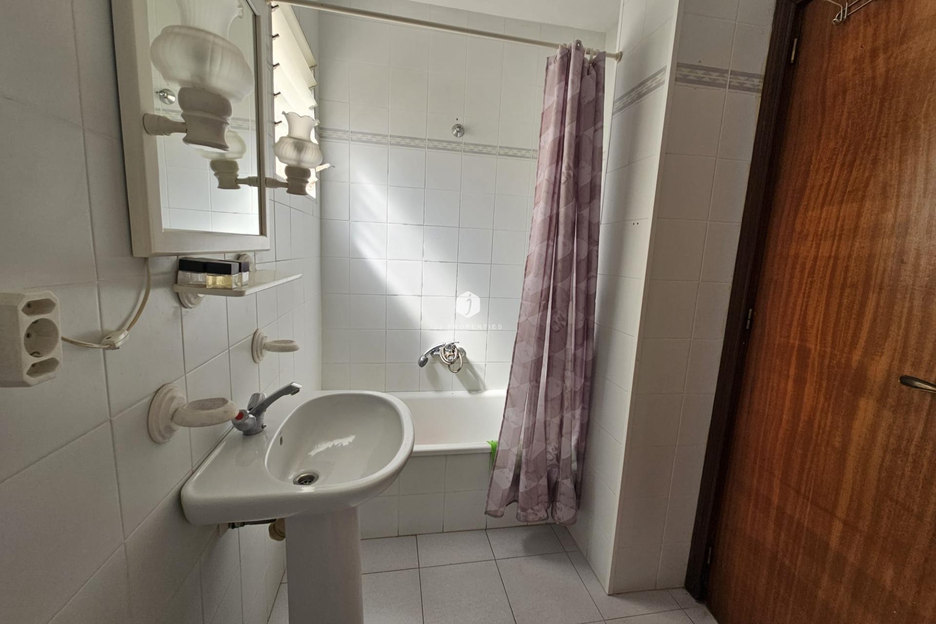 Resale - Apartment / flat -
Torrevieja - Centro