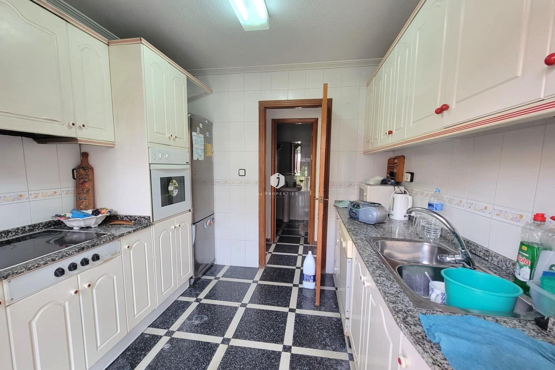 Resale - Apartment / flat -
Torrevieja - Centro