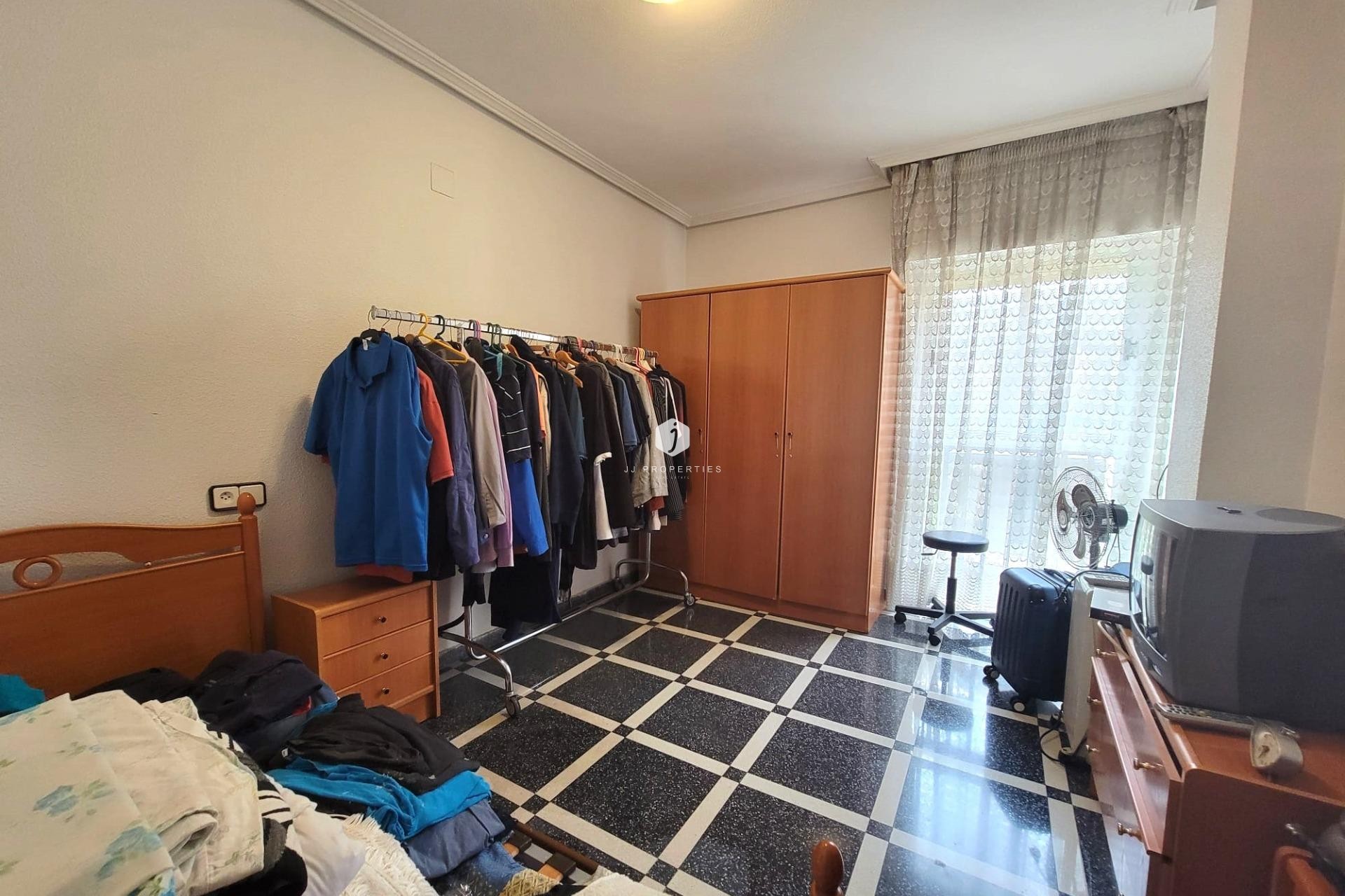 Resale - Apartment / flat -
Torrevieja - Centro