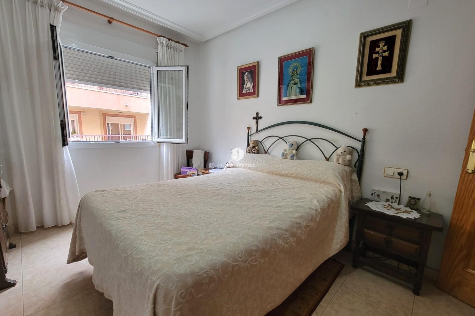 Resale - Apartment / flat -
Torrevieja - Centro
