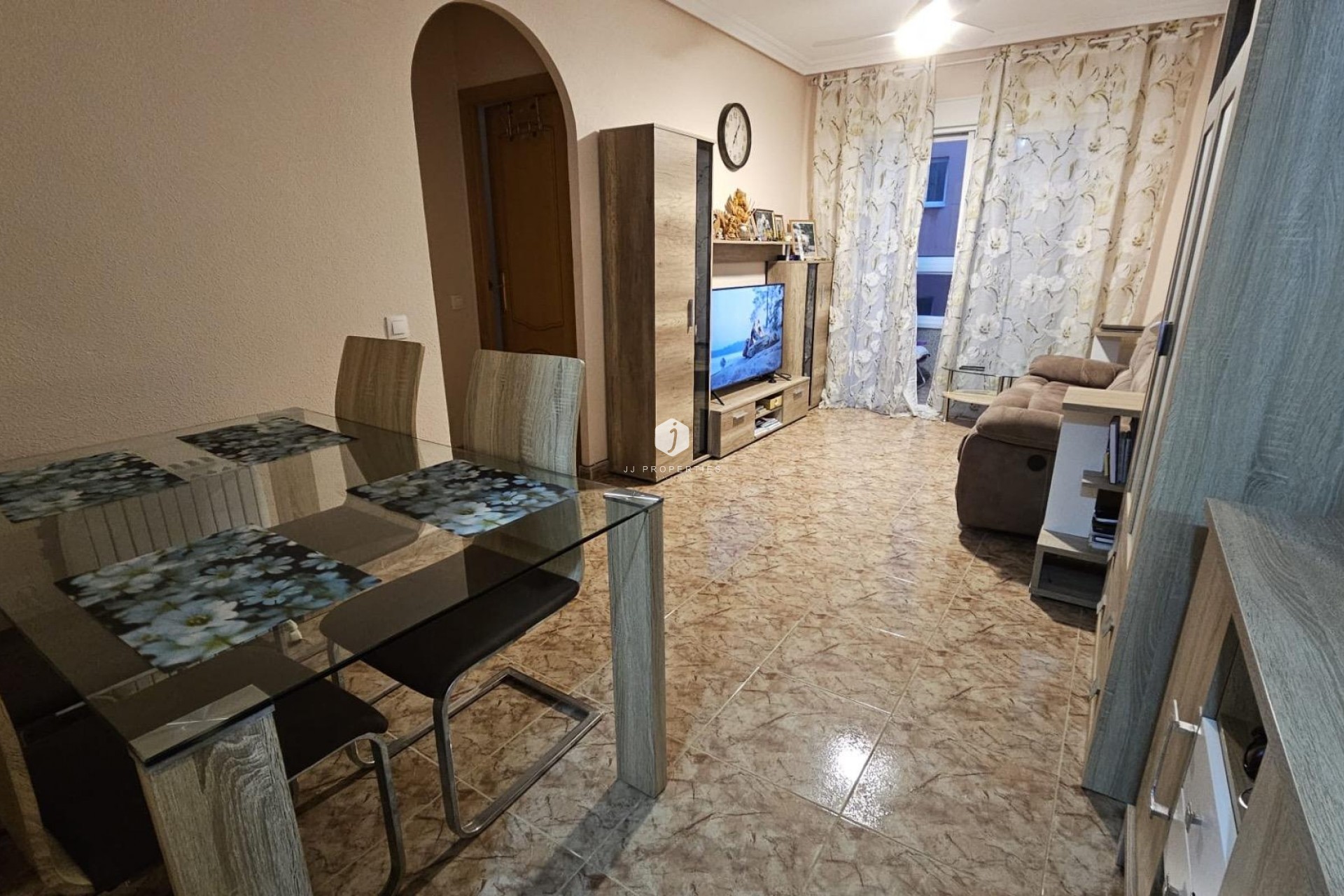 Resale - Apartment / flat -
Torrevieja - Centro