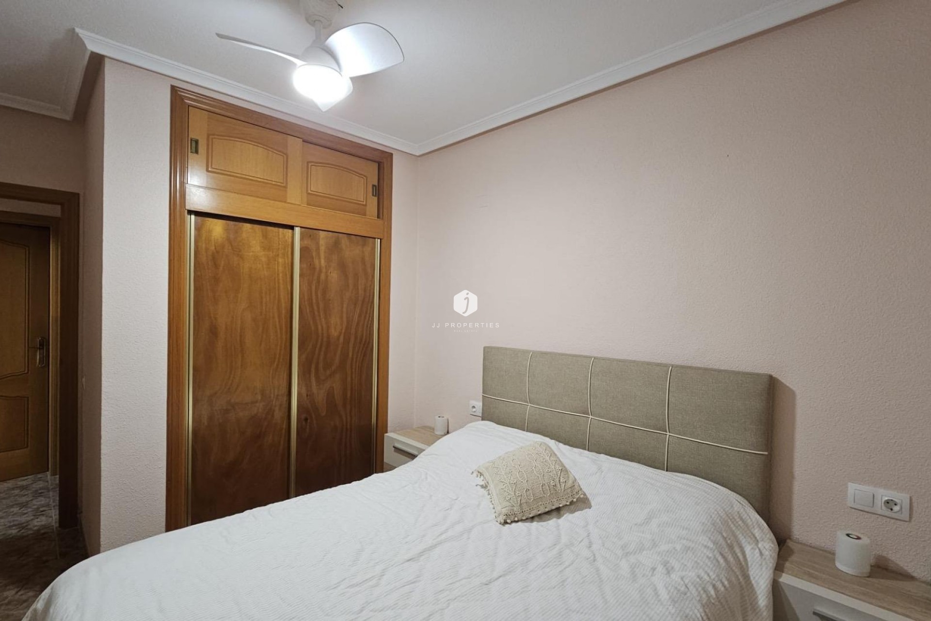 Resale - Apartment / flat -
Torrevieja - Centro