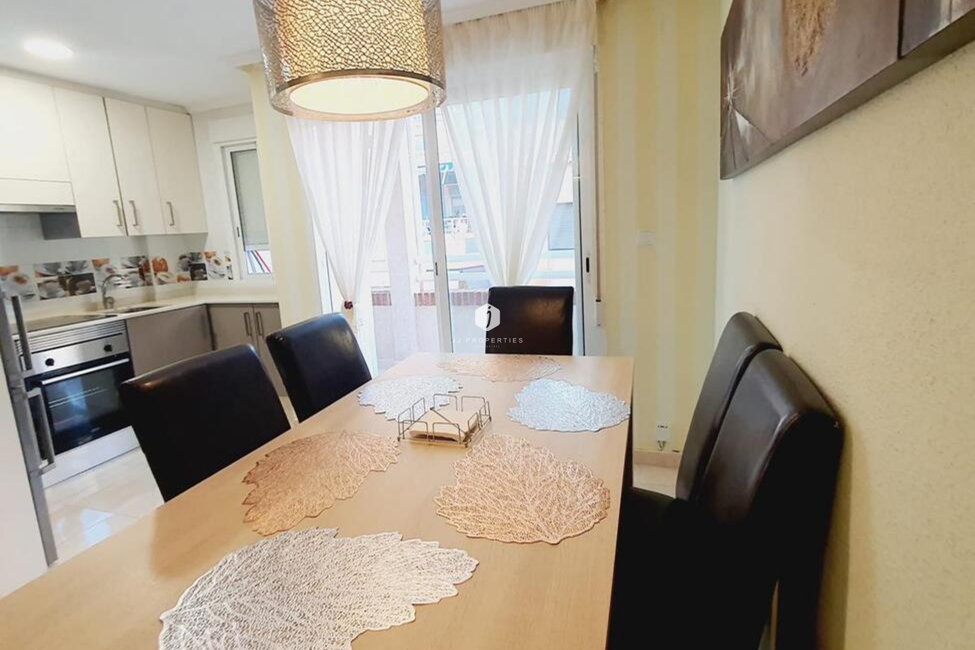 Resale - Apartment / flat -
Torrevieja - Centro