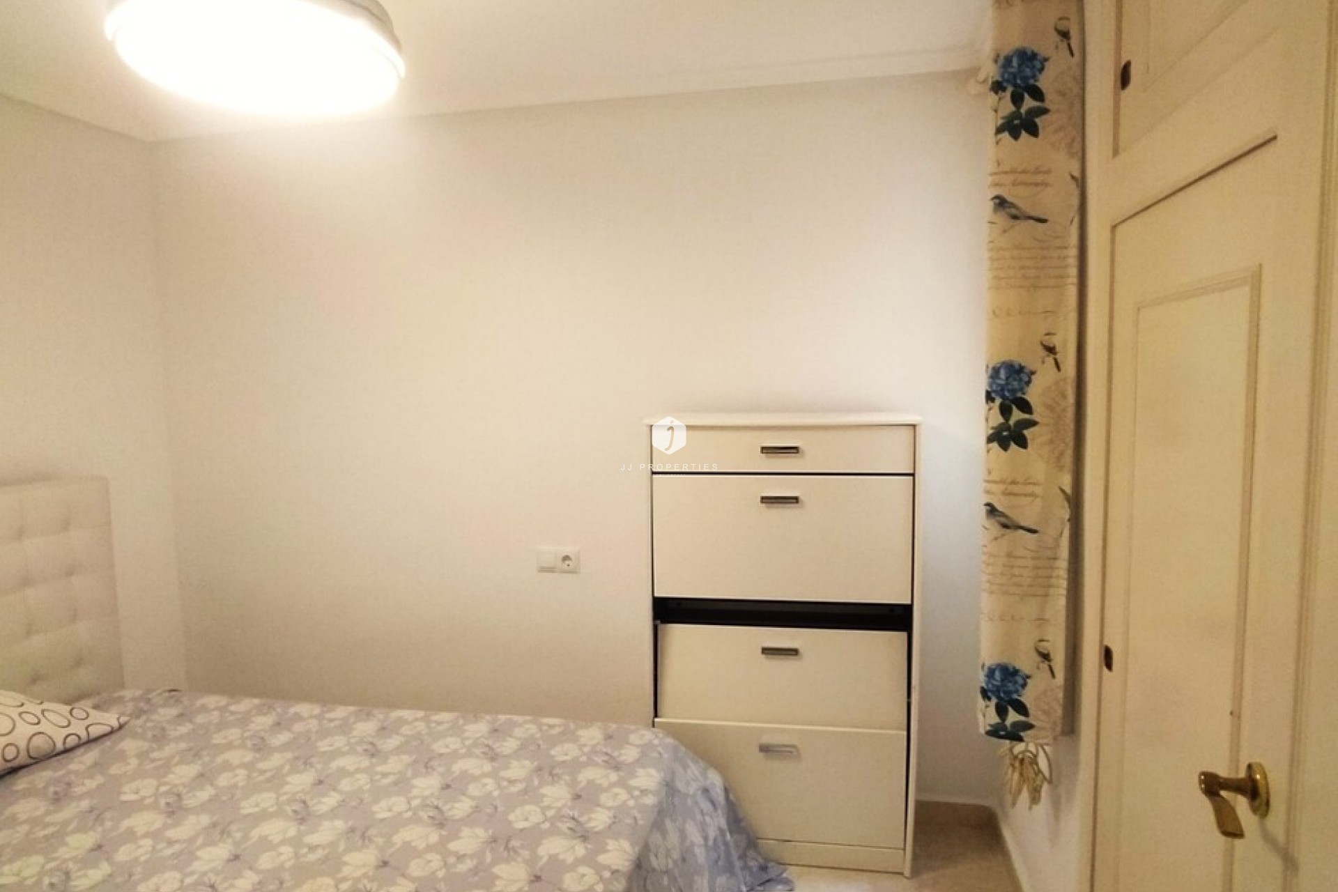 Resale - Apartment / flat -
Torrevieja - Centro