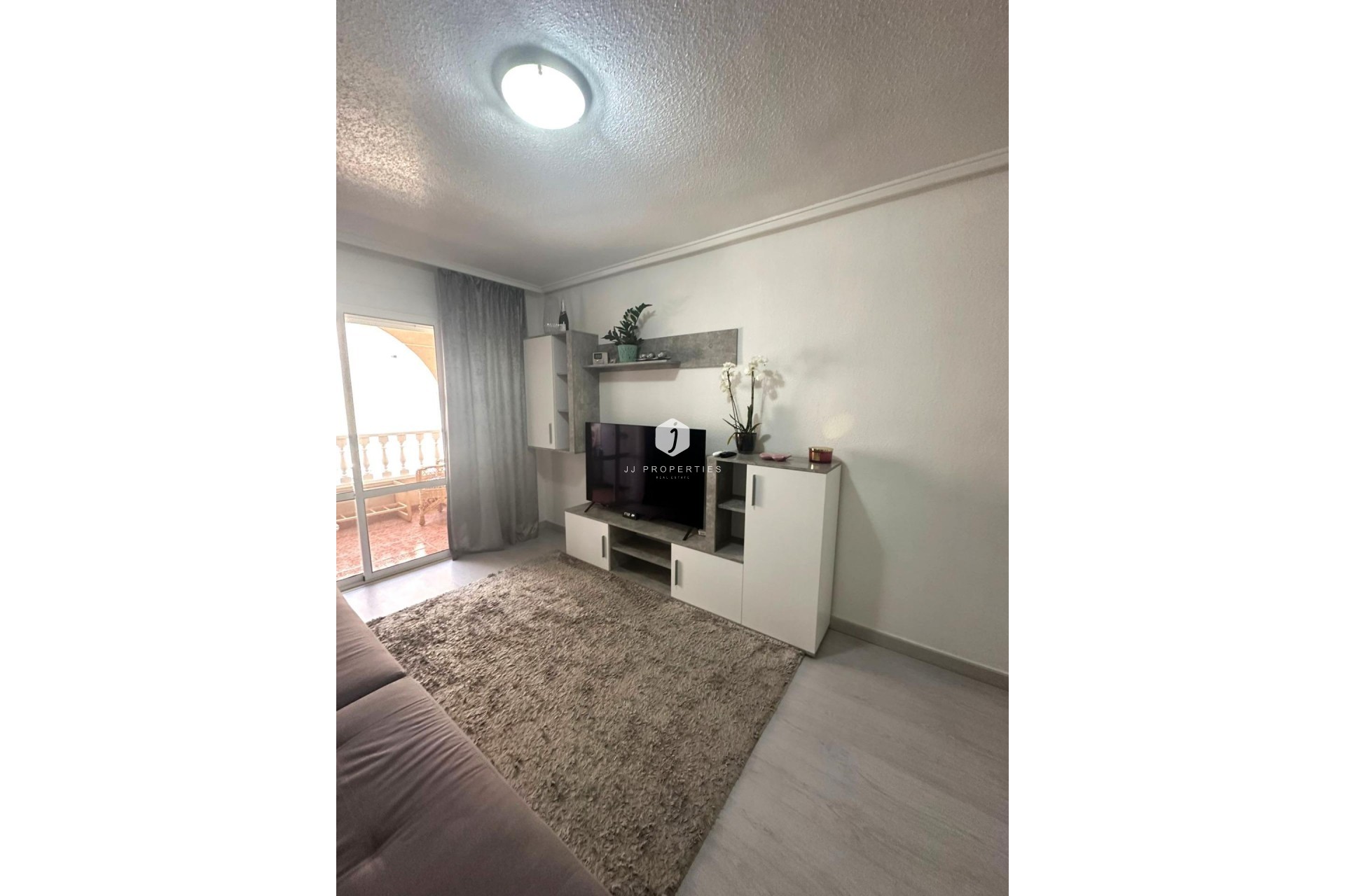 Resale - Apartment / flat -
Torrevieja - Centro
