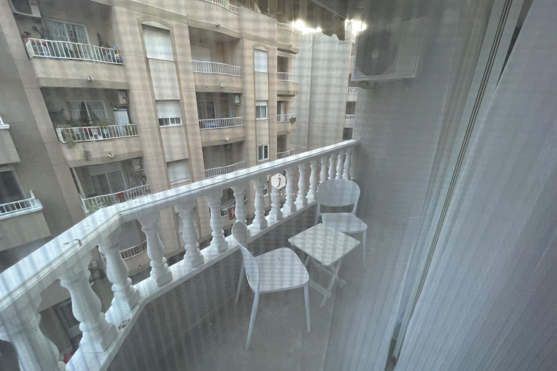 Resale - Apartment / flat -
Torrevieja - Centro