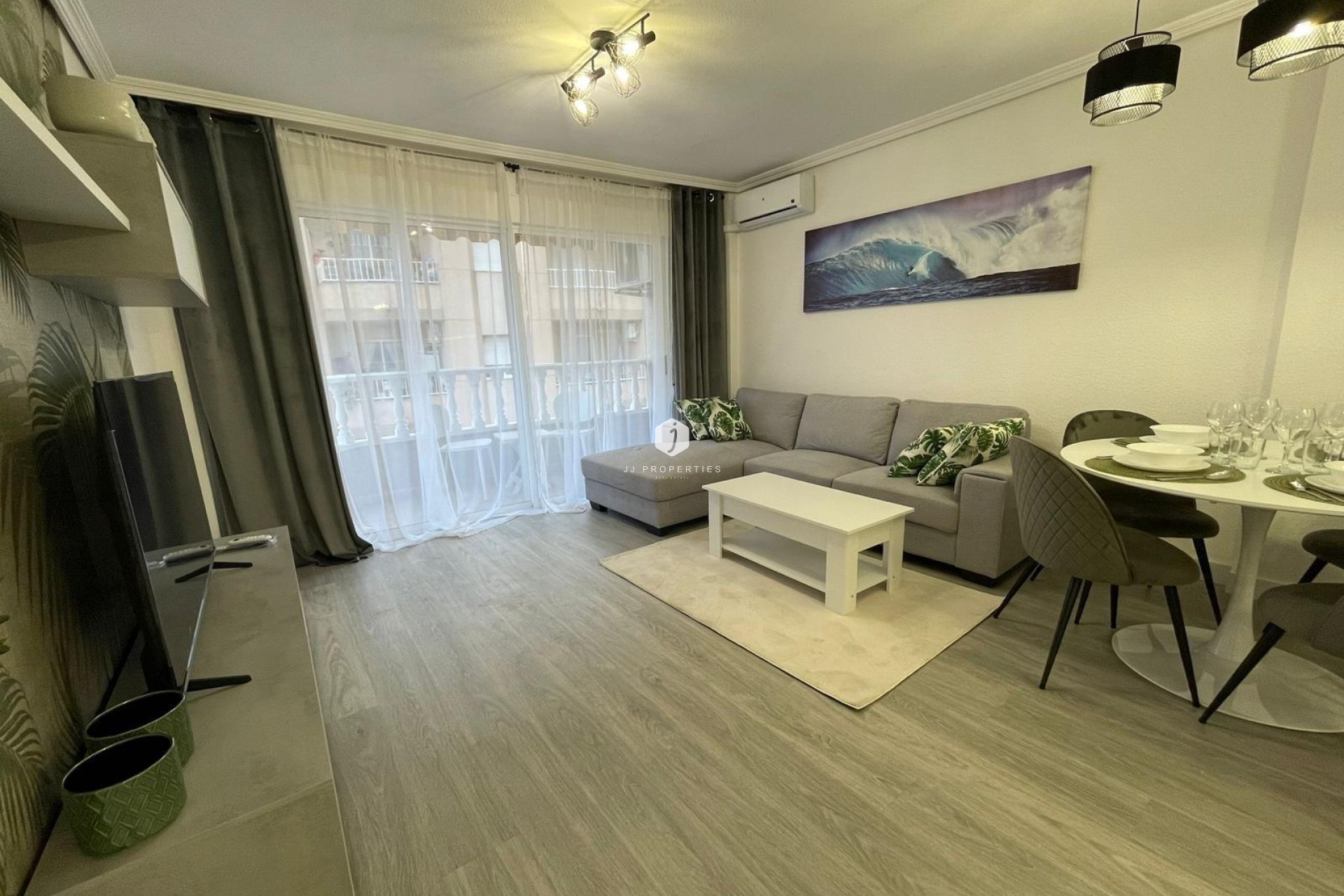 Resale - Apartment / flat -
Torrevieja - Centro